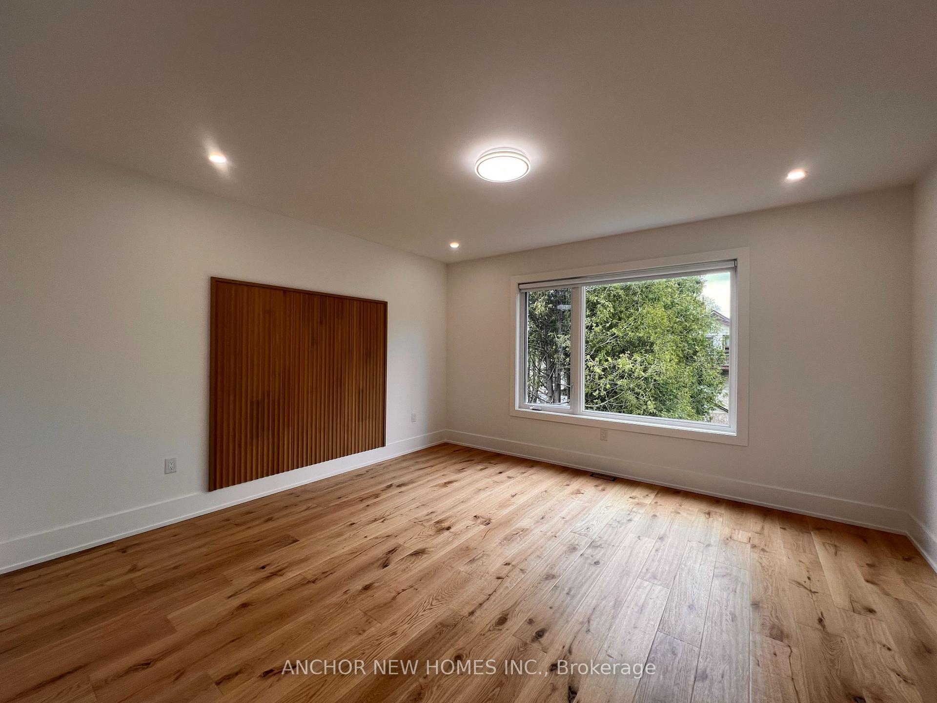 Photo 17 of 834 Sammon Avenue, Toronto, Danforth Village-East York — HOMEH