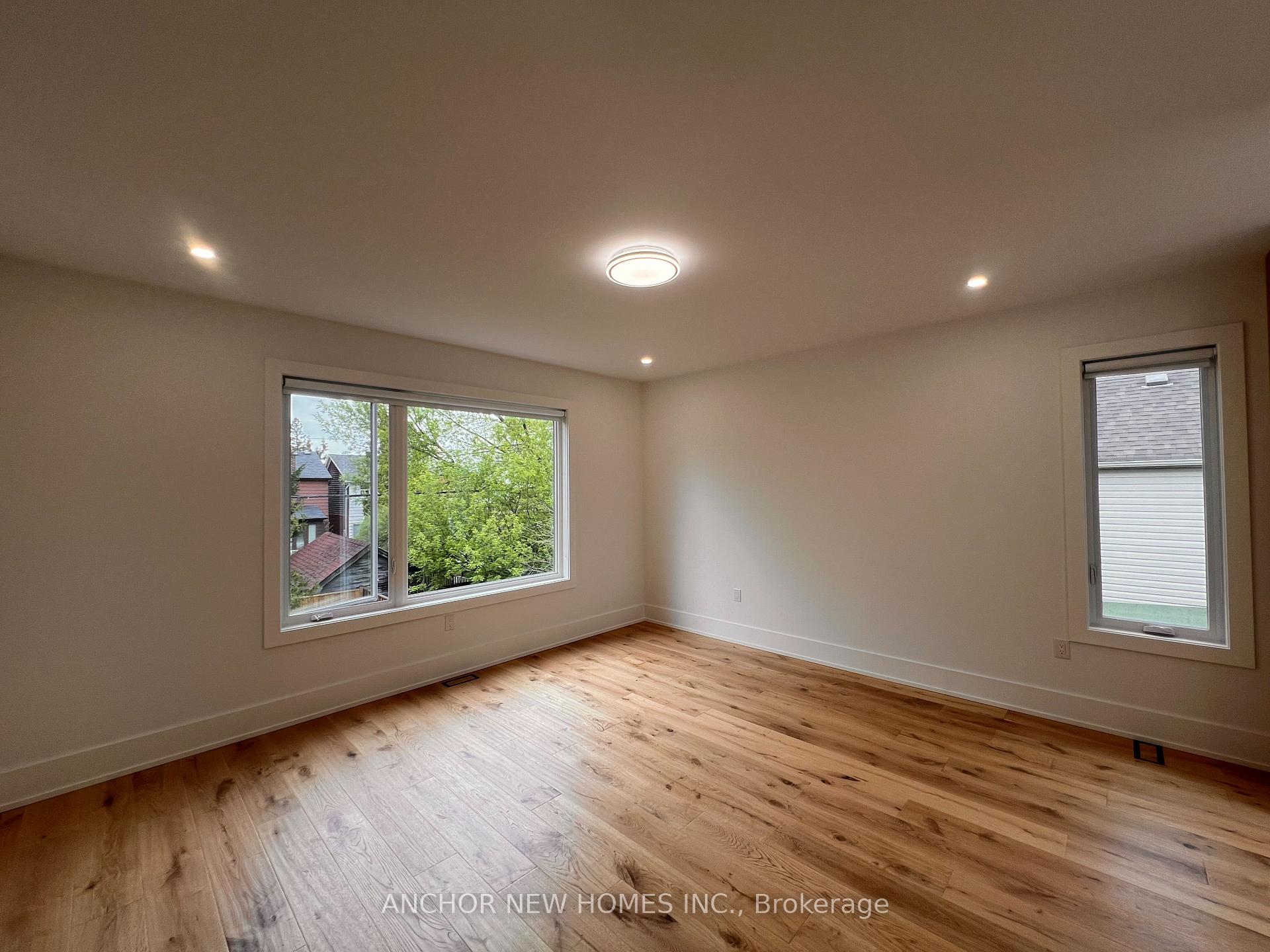 Photo 19 of 834 Sammon Avenue, Toronto, Danforth Village-East York — HOMEH