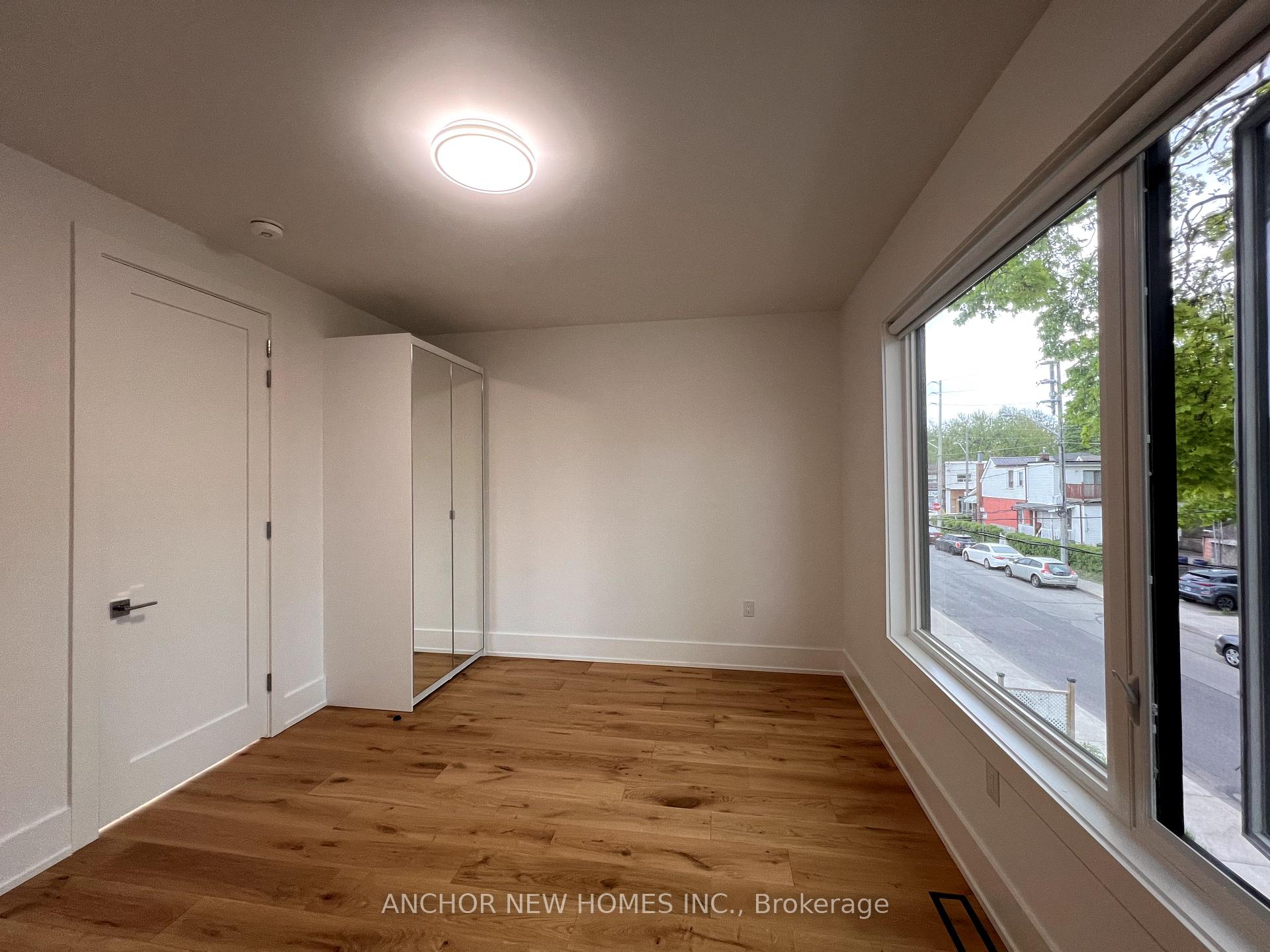 Photo 24 of 834 Sammon Avenue, Toronto, Danforth Village-East York — HOMEH