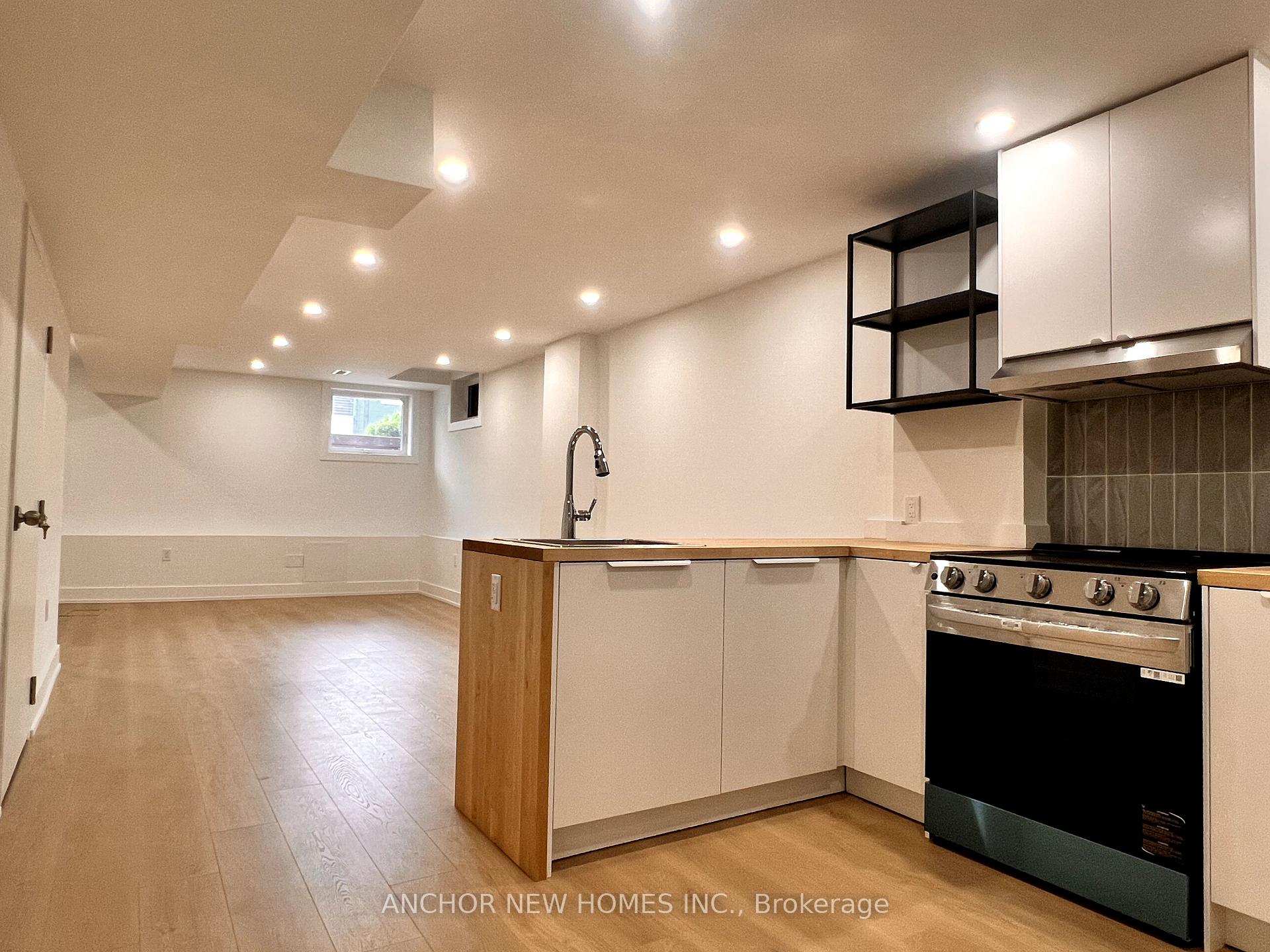 Photo 32 of 834 Sammon Avenue, Toronto, Danforth Village-East York — HOMEH