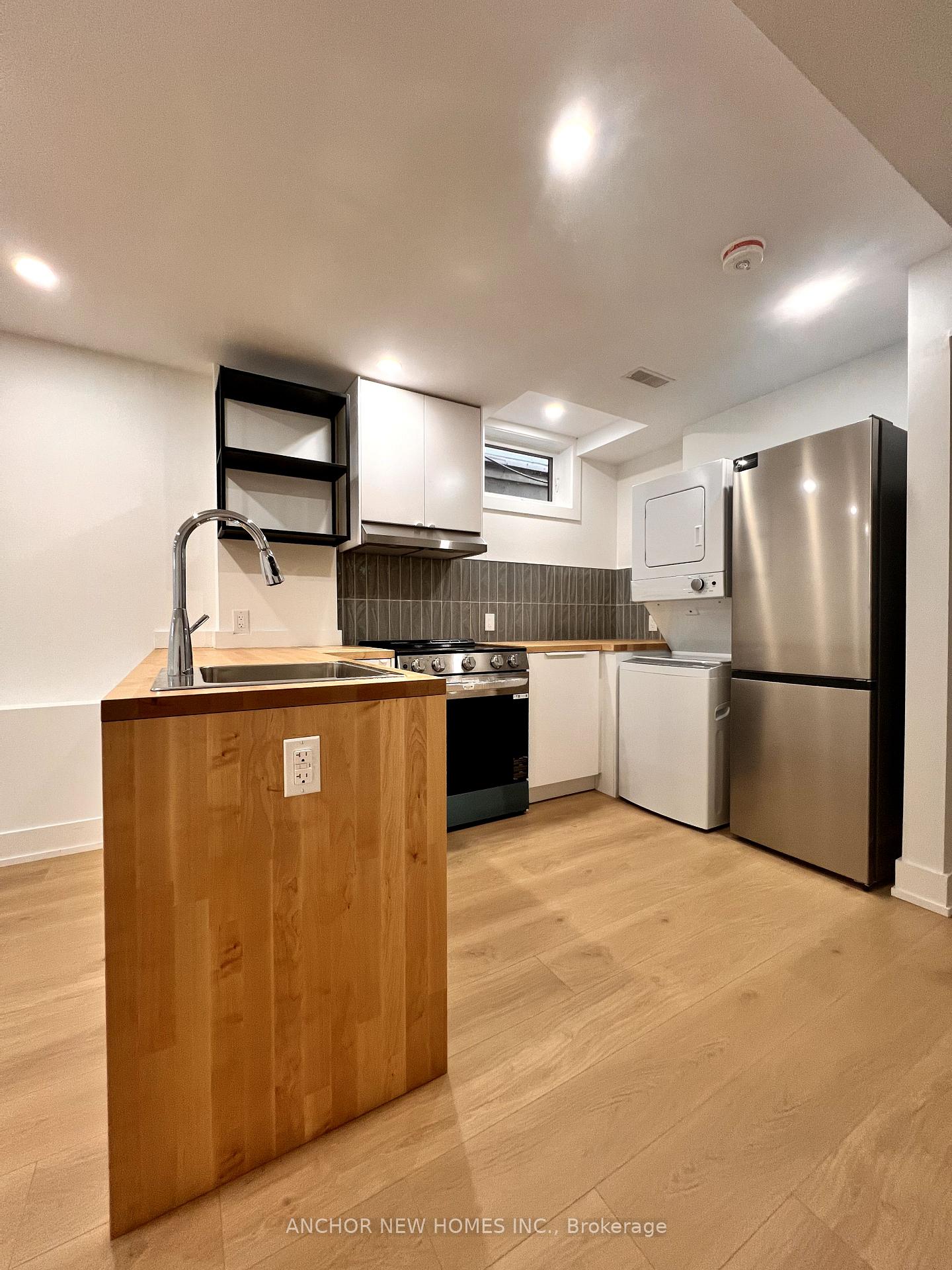 Photo 33 of 834 Sammon Avenue, Toronto, Danforth Village-East York — HOMEH