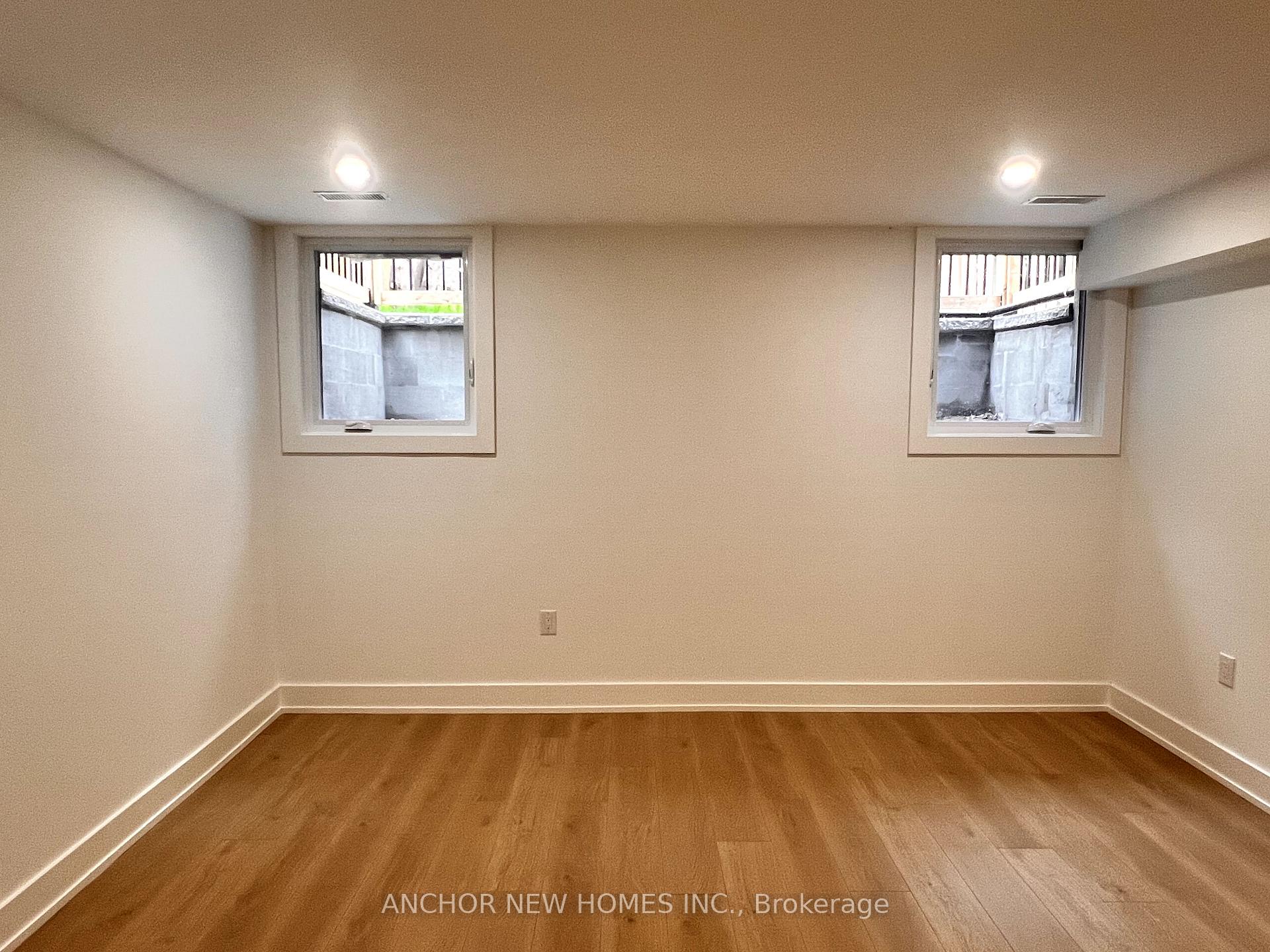 Photo 34 of 834 Sammon Avenue, Toronto, Danforth Village-East York — HOMEH