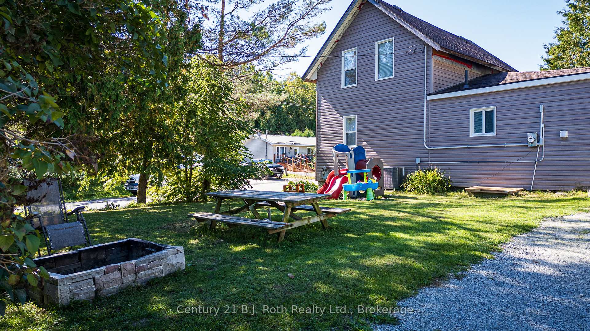 Photo 4 of 528 Camilla Street, Tay, Port McNicoll — HOMEH