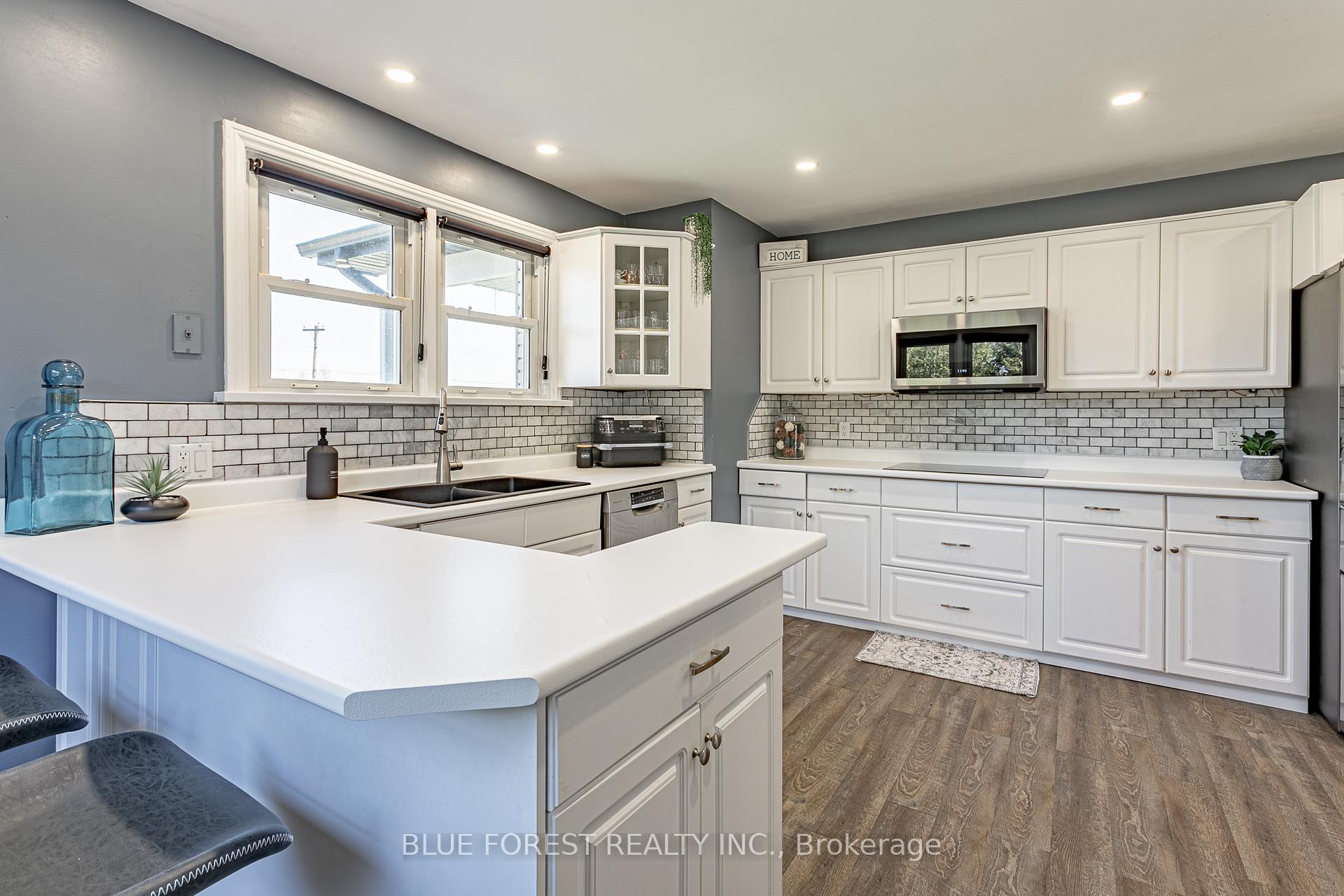 Photo 6 of 1645 Gladstone Drive, Thames Centre, Rural Thames Centre — HOMEH