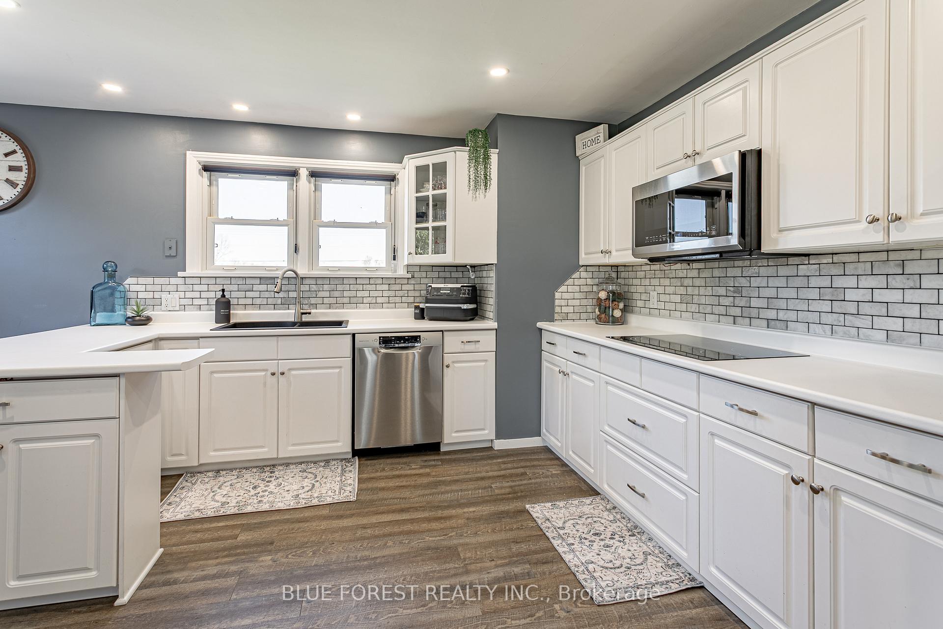 Photo 8 of 1645 Gladstone Drive, Thames Centre, Rural Thames Centre — HOMEH