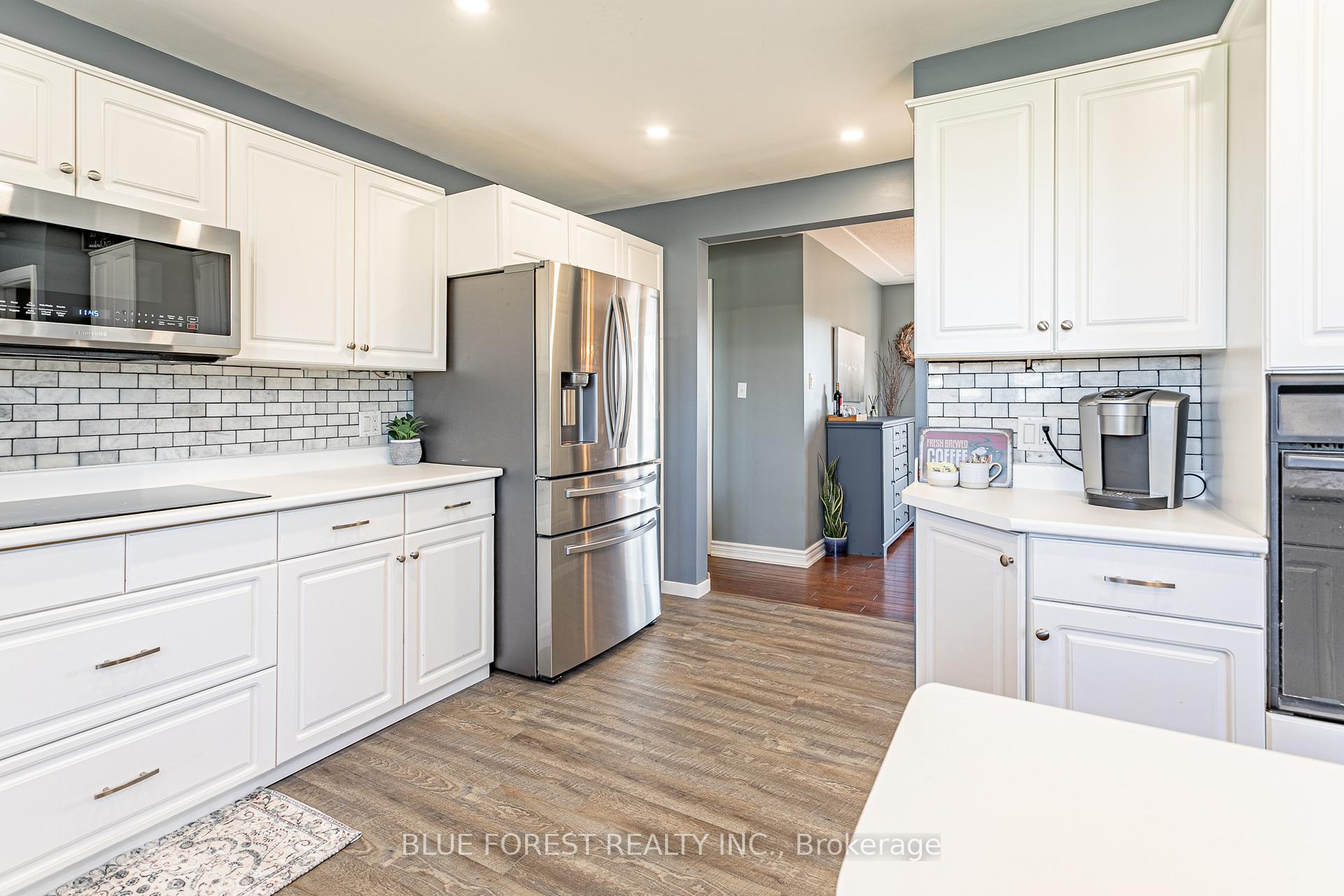 Photo 10 of 1645 Gladstone Drive, Thames Centre, Rural Thames Centre — HOMEH