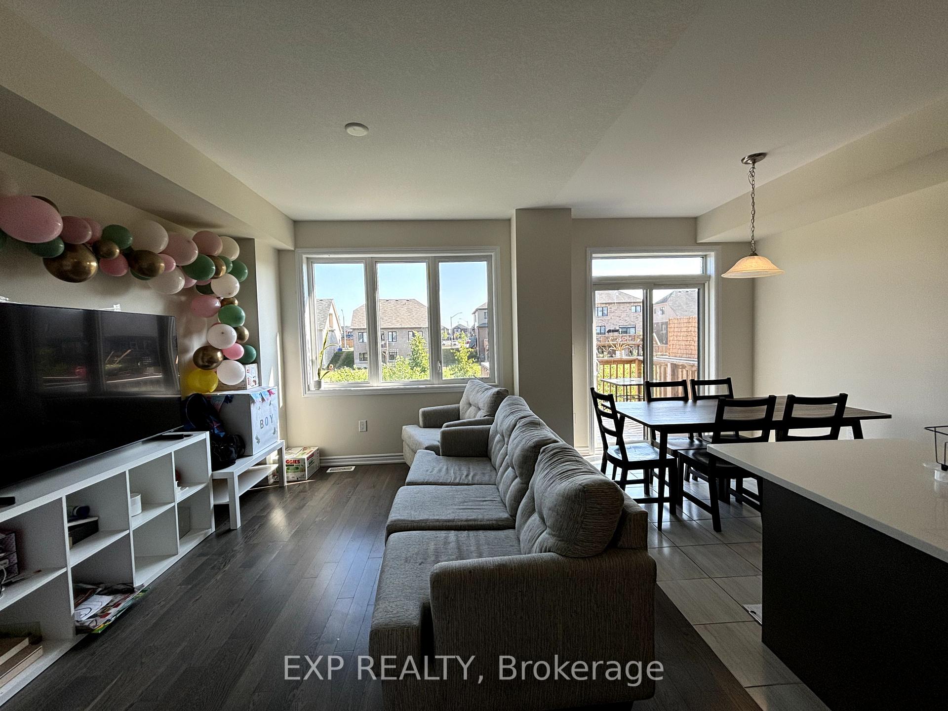 Photo 8 of 319 Vanilla Trail, Thorold, Rolling Meadows — HOMEH