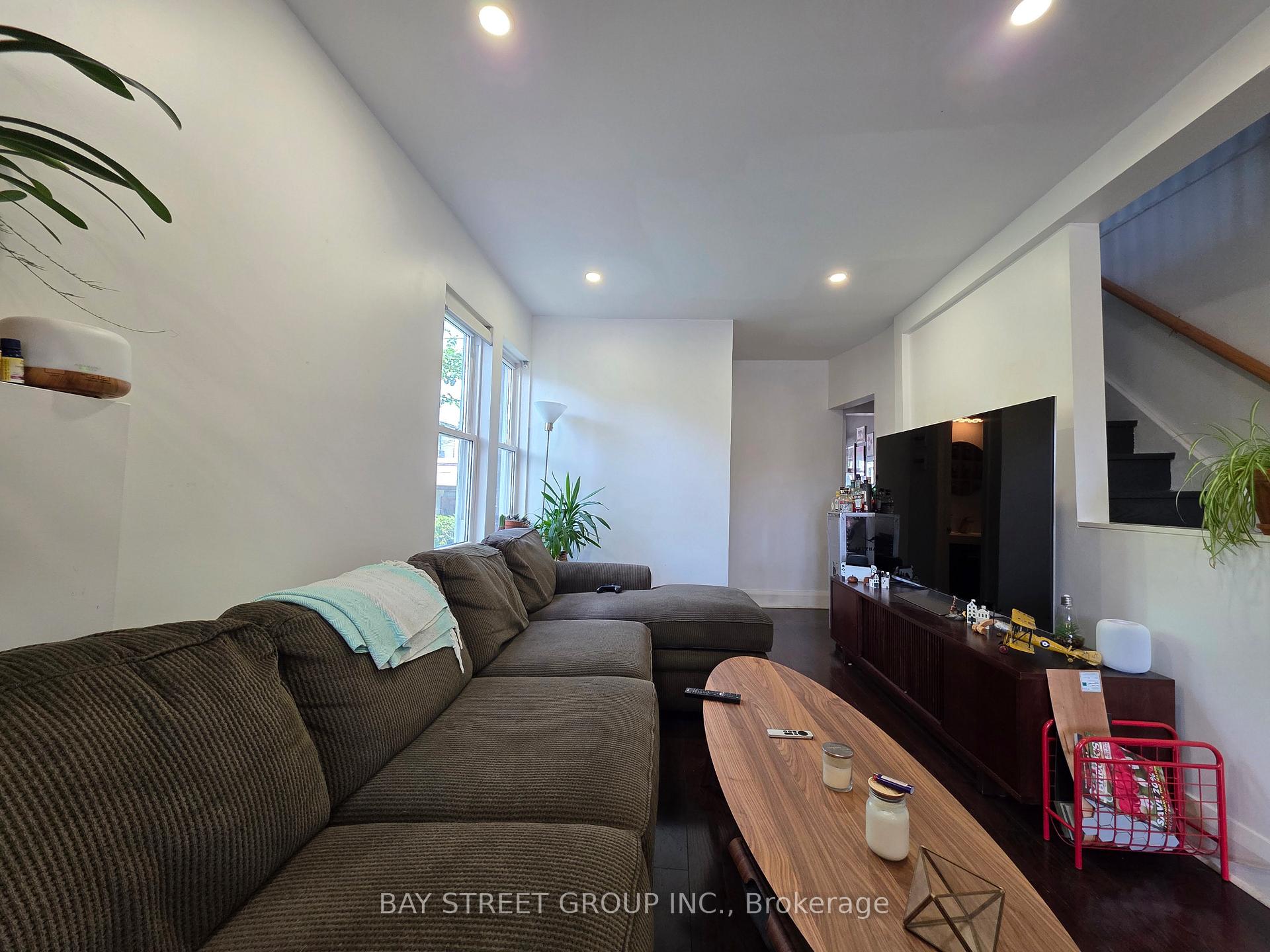 Photo 7 of 76 Milverton Boulevard, Toronto, Danforth — HOMEH