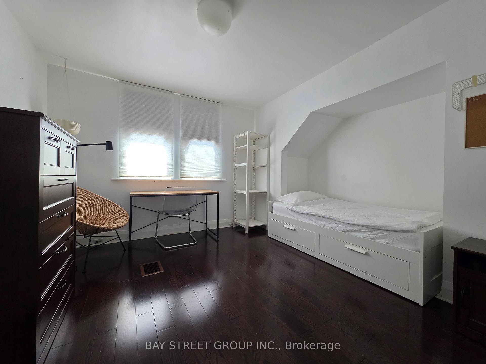 Photo 13 of 76 Milverton Boulevard, Toronto, Danforth — HOMEH