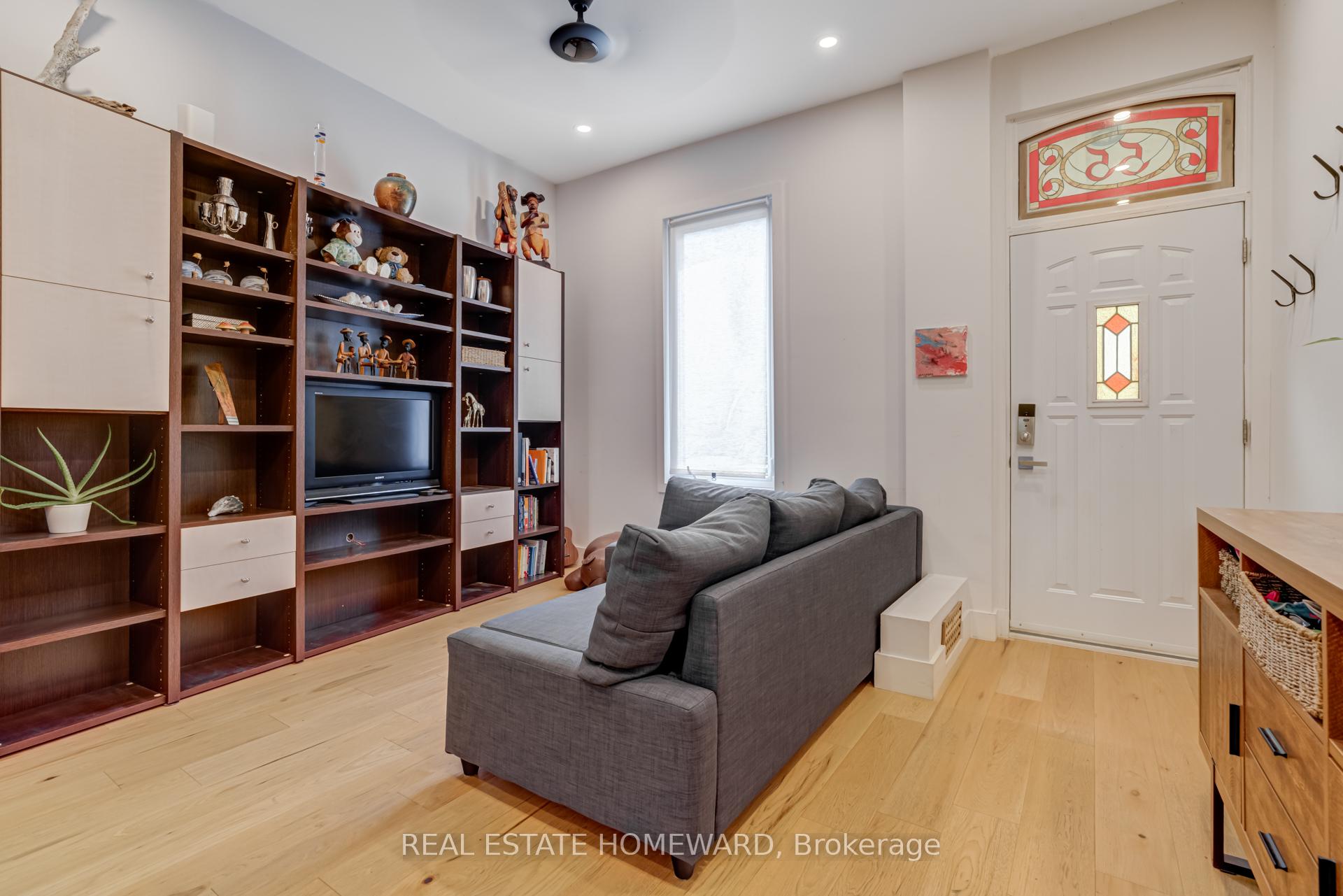 Photo 2 of 55 Sumach Street, Toronto, Moss Park — HOMEH