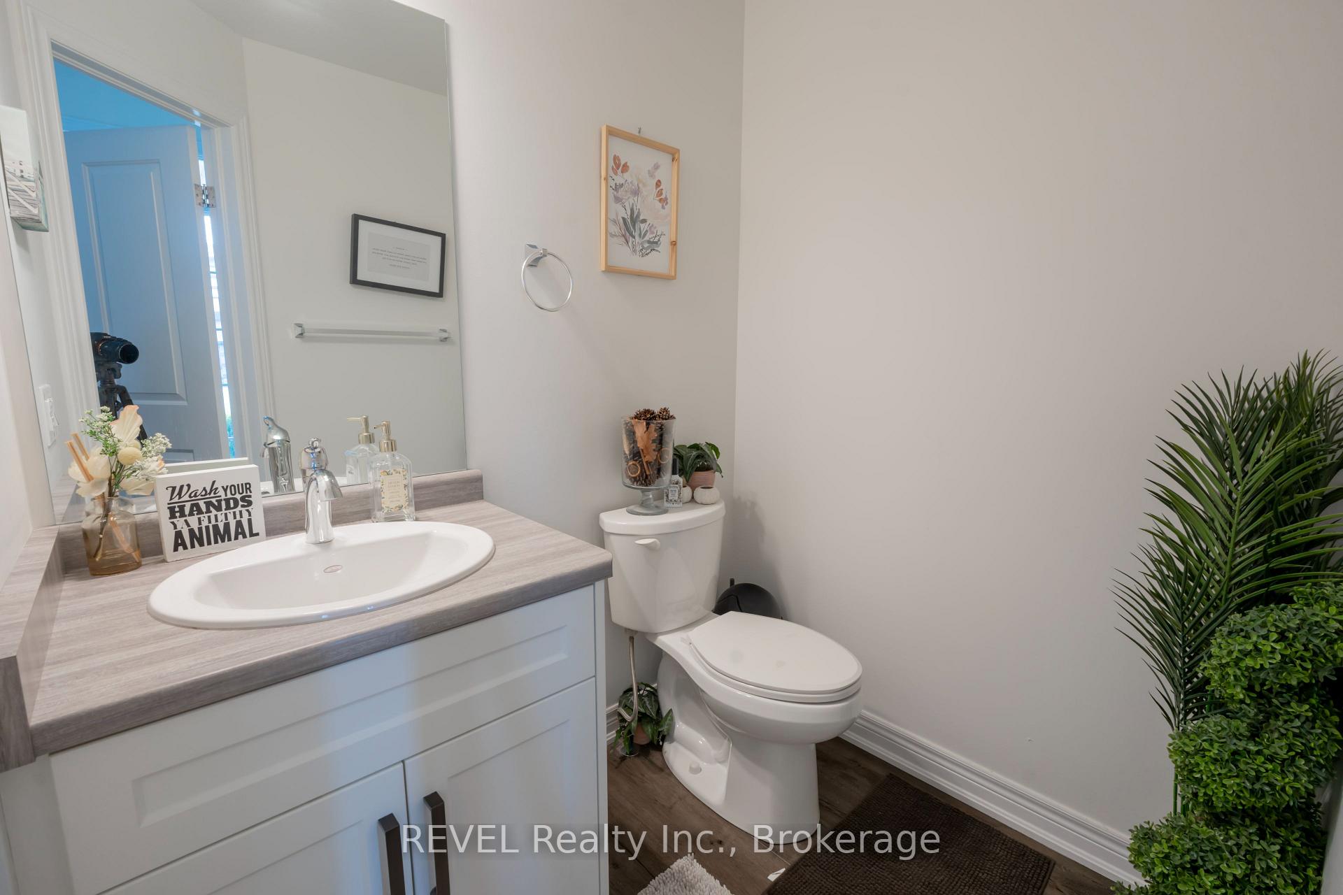 Photo 9 of 10 Damude Avenue, Thorold, Hurricane/Merrittville — HOMEH