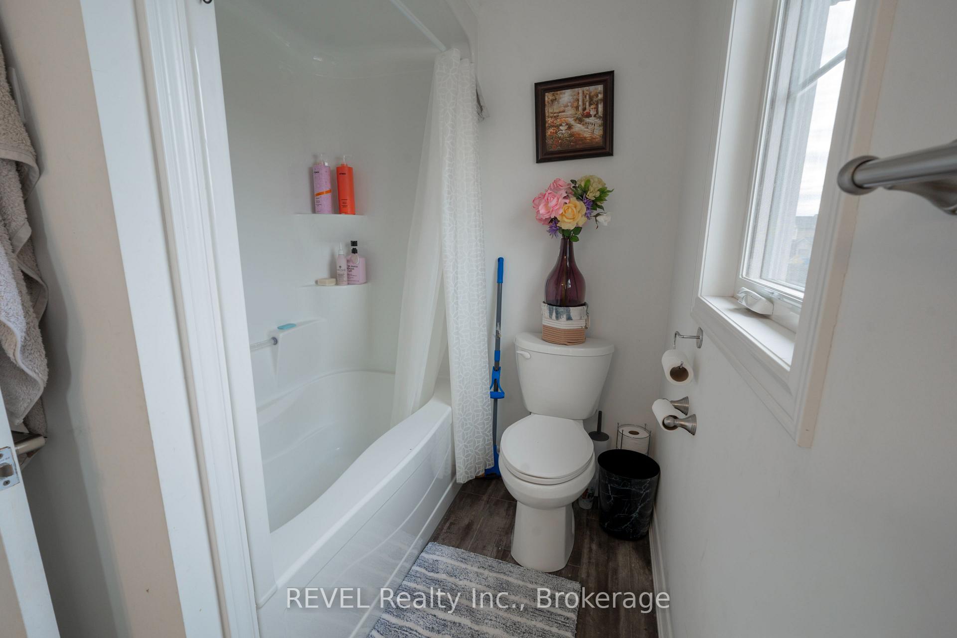 Photo 29 of 10 Damude Avenue, Thorold, Hurricane/Merrittville — HOMEH