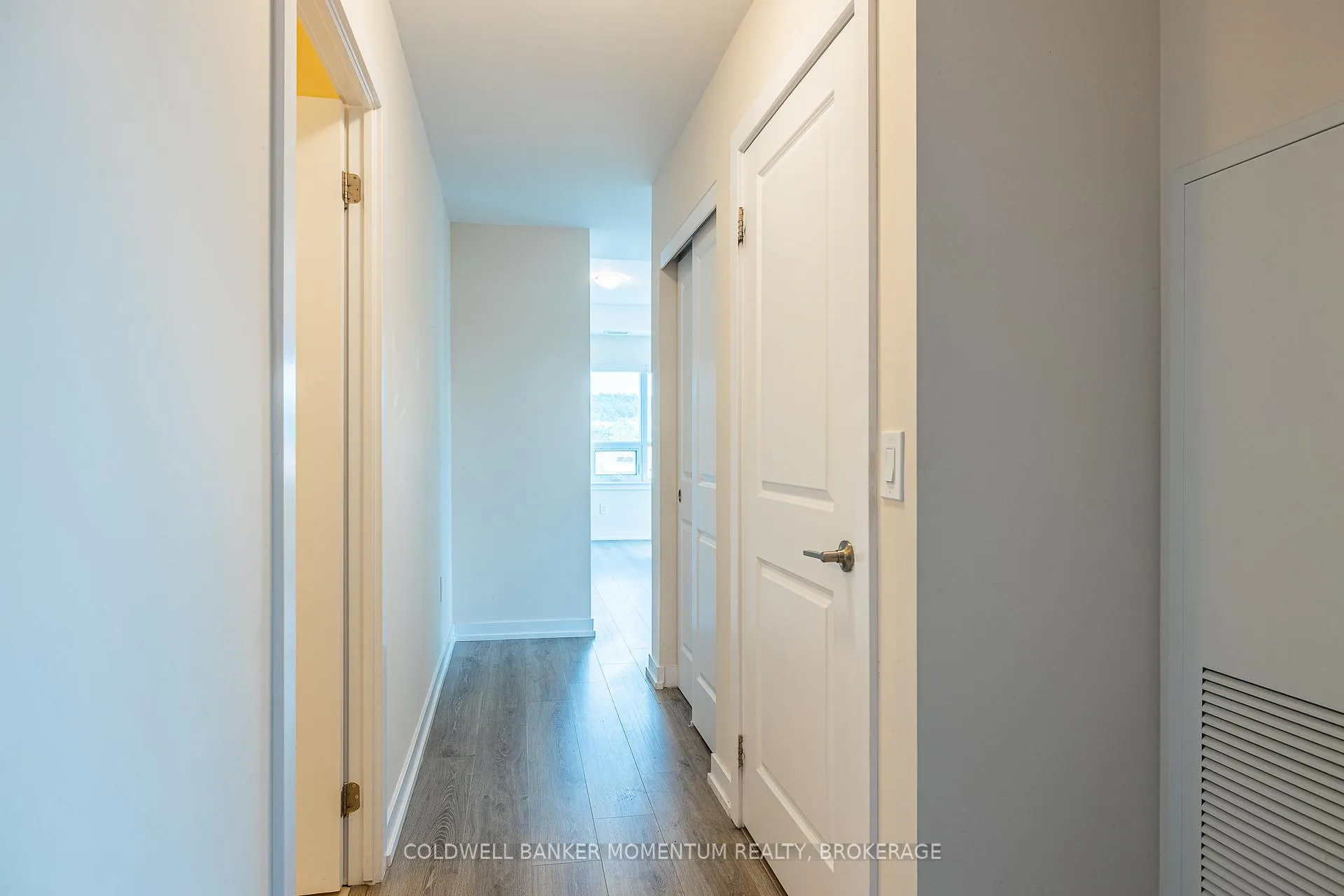 Photo 4 of Unit 416, 121 Highway 8, Hamilton, Stoney Creek — HOMEH