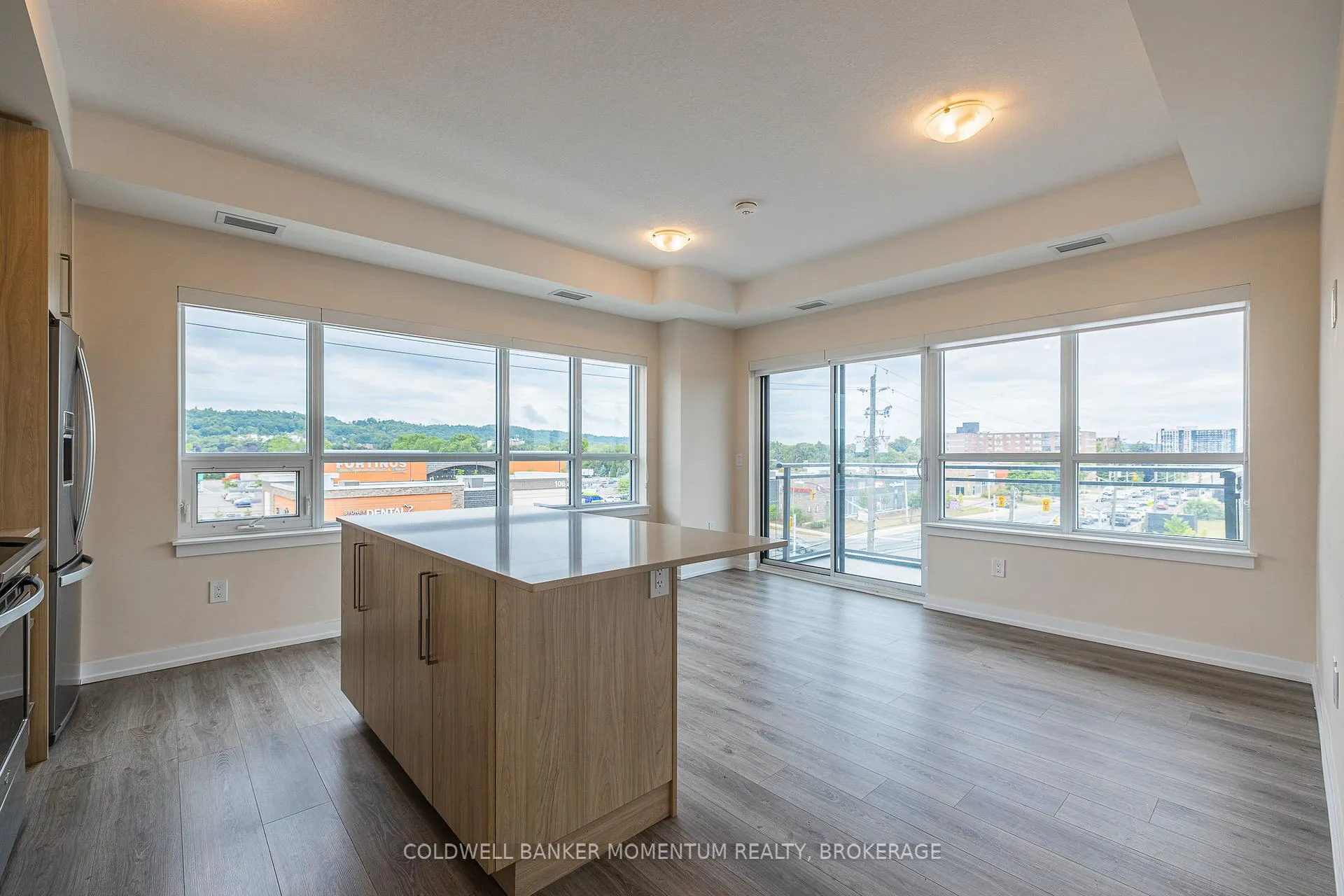 Photo 6 of Unit 416, 121 Highway 8, Hamilton, Stoney Creek — HOMEH