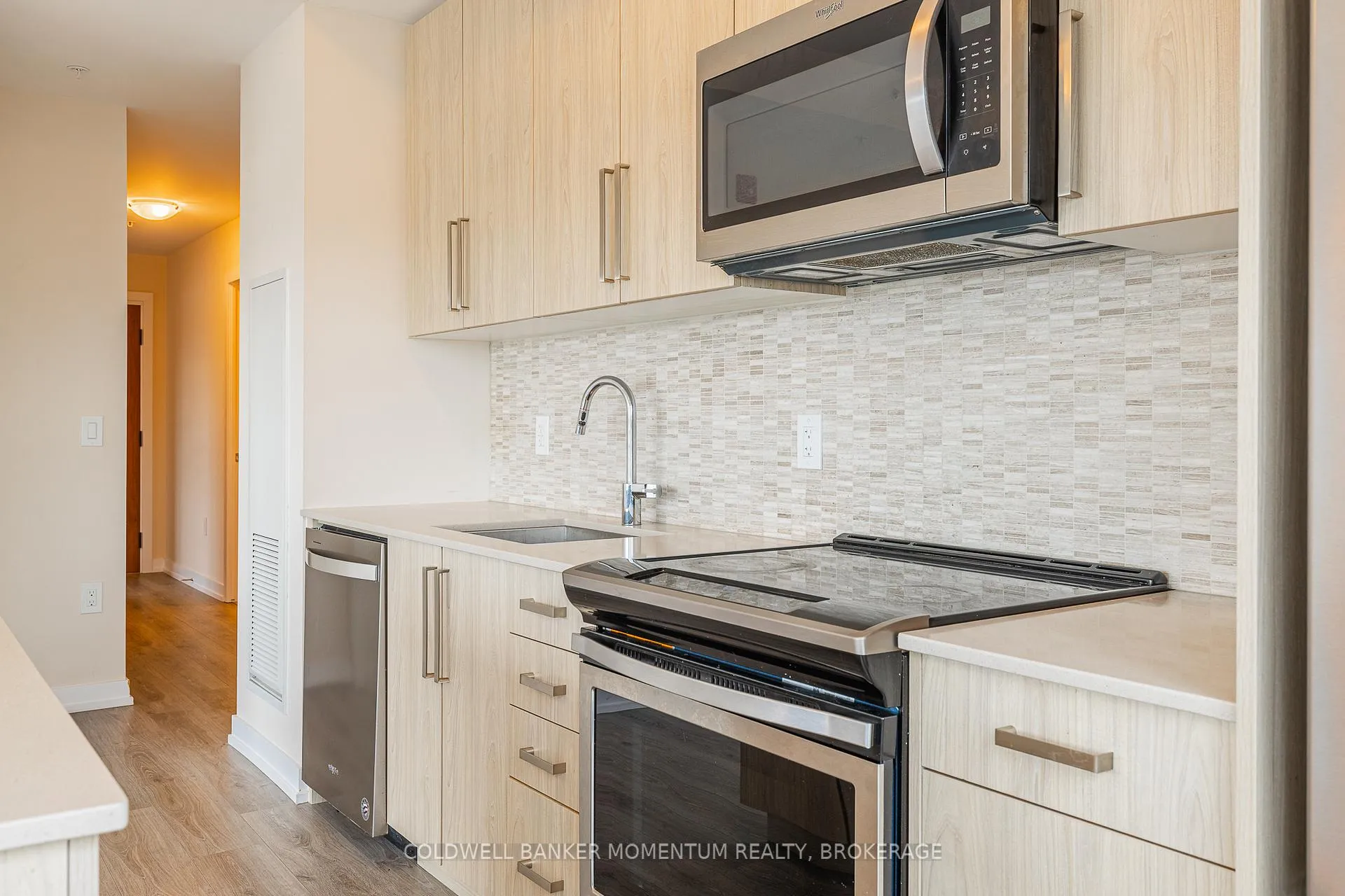 Photo 13 of Unit 416, 121 Highway 8, Hamilton, Stoney Creek — HOMEH