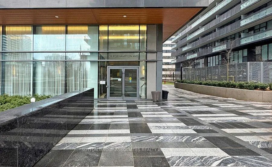 Photo 5 of Unit 1207, 39 Roehampton Avenue W, Toronto, Mount Pleasant West — HOMEH