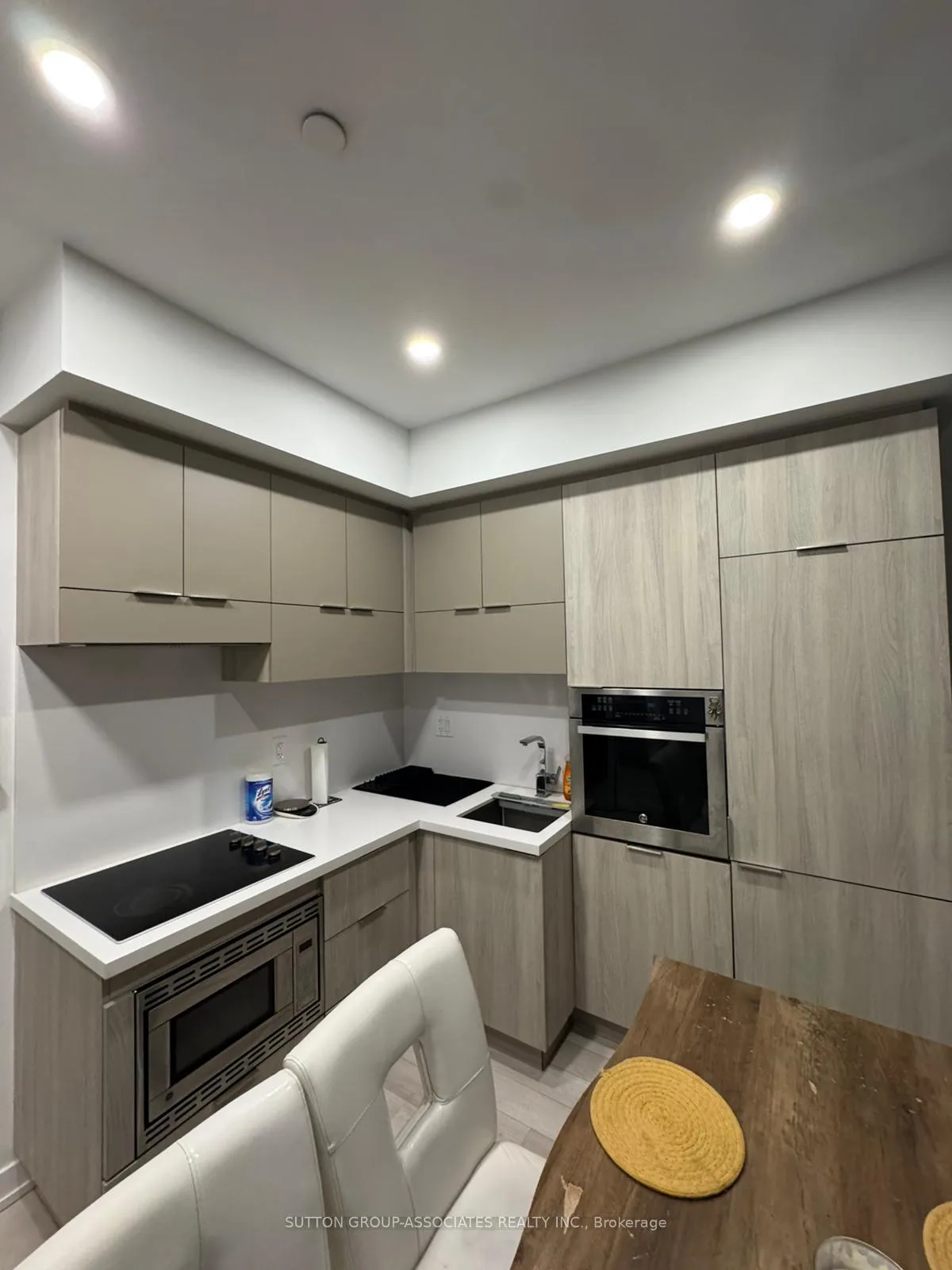 Photo 11 of Unit 1207, 39 Roehampton Avenue W, Toronto, Mount Pleasant West — HOMEH