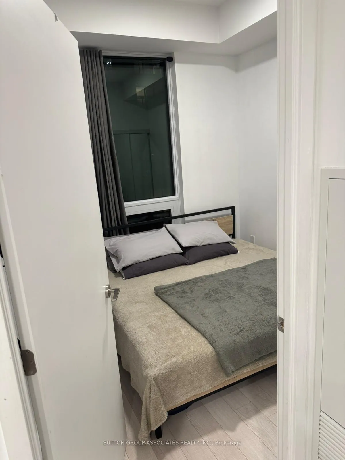 Photo 14 of Unit 1207, 39 Roehampton Avenue W, Toronto, Mount Pleasant West — HOMEH