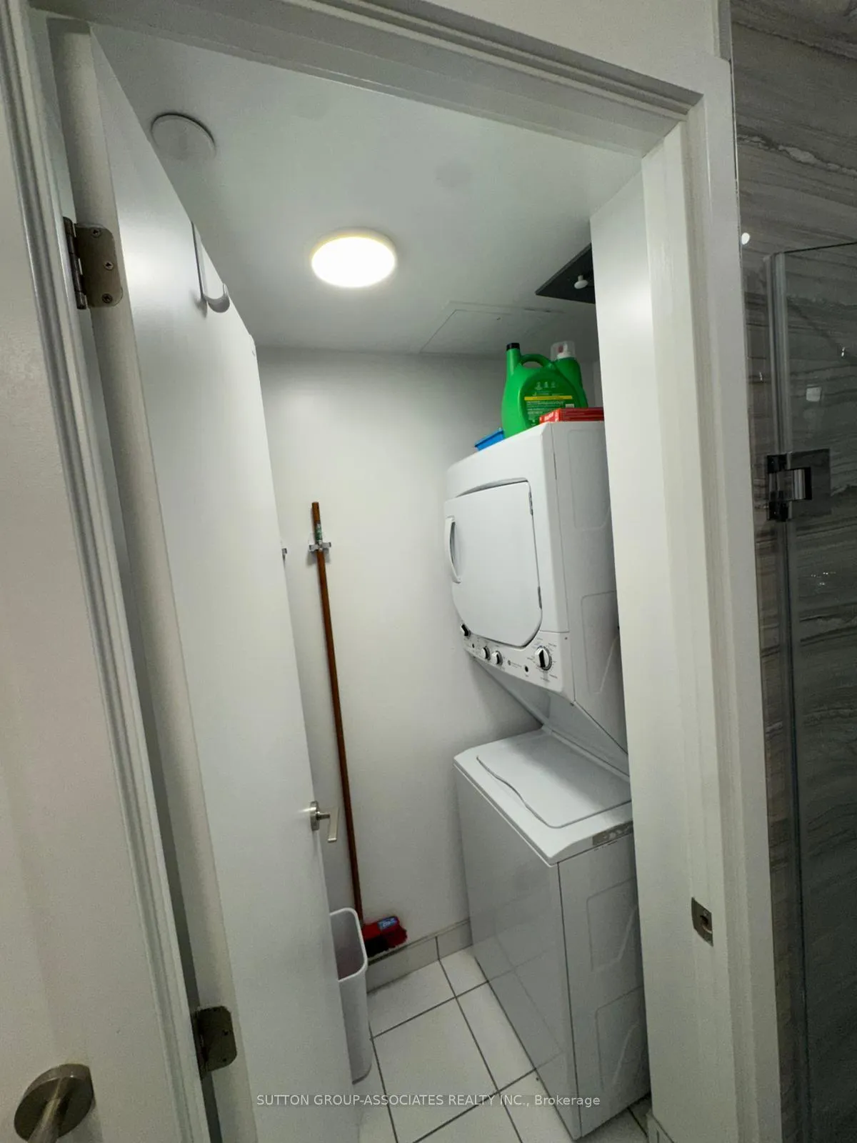 Photo 20 of Unit 1207, 39 Roehampton Avenue W, Toronto, Mount Pleasant West — HOMEH