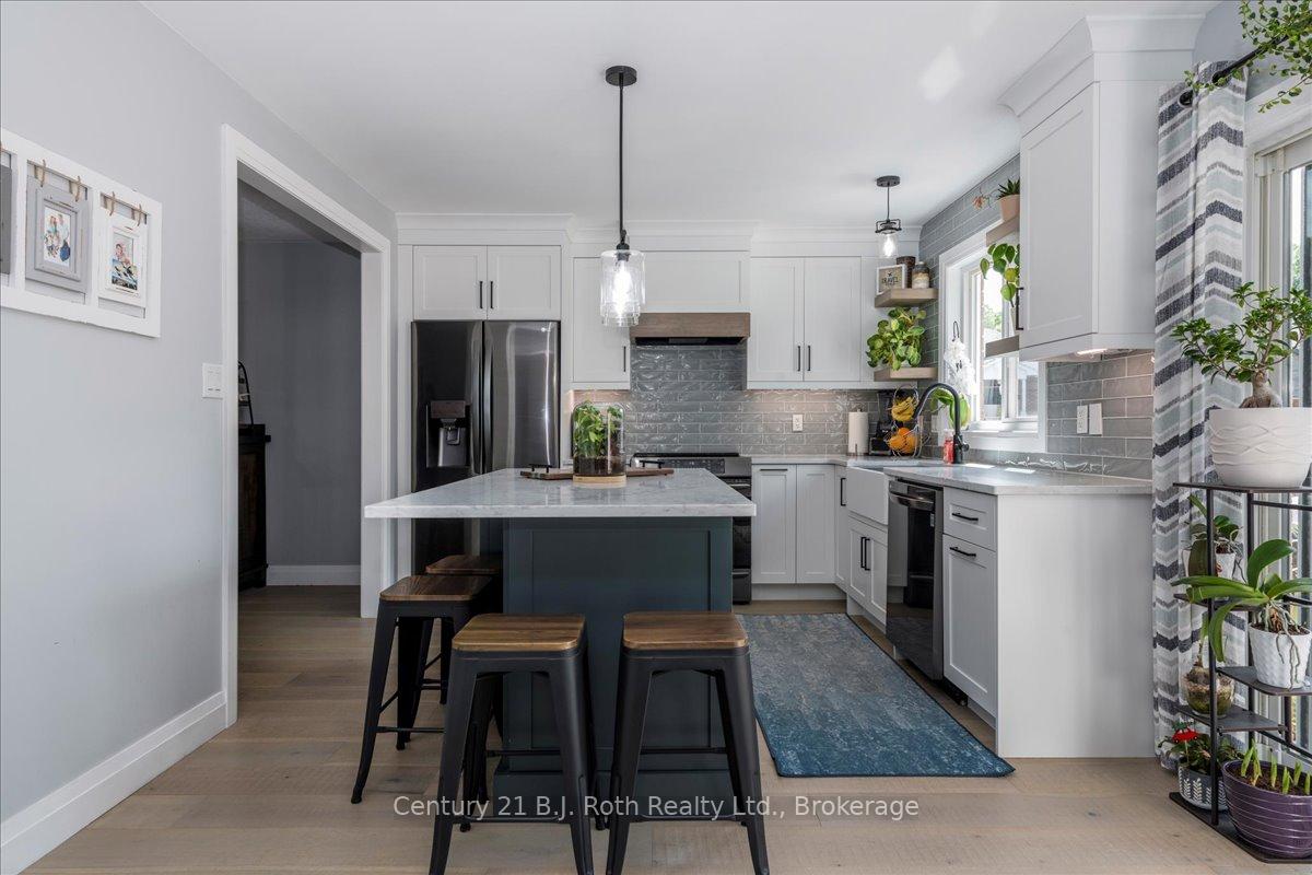 Photo 11 of 4 Sheppard Drive, Tay, Victoria Harbour — HOMEH