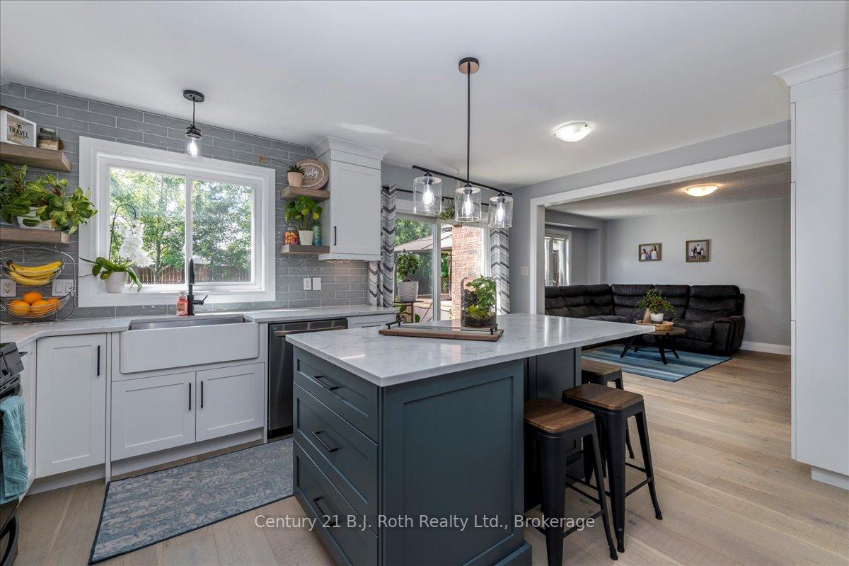 Photo 13 of 4 Sheppard Drive, Tay, Victoria Harbour — HOMEH