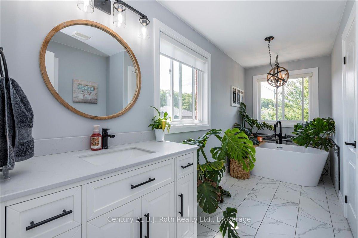 Photo 25 of 4 Sheppard Drive, Tay, Victoria Harbour — HOMEH