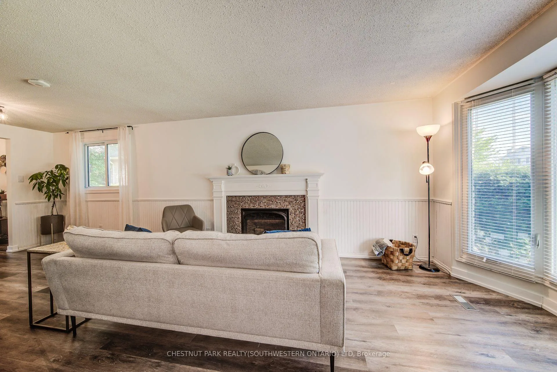Photo 6 of 98 Rolling Meadows Drive, Kitchener — HOMEH