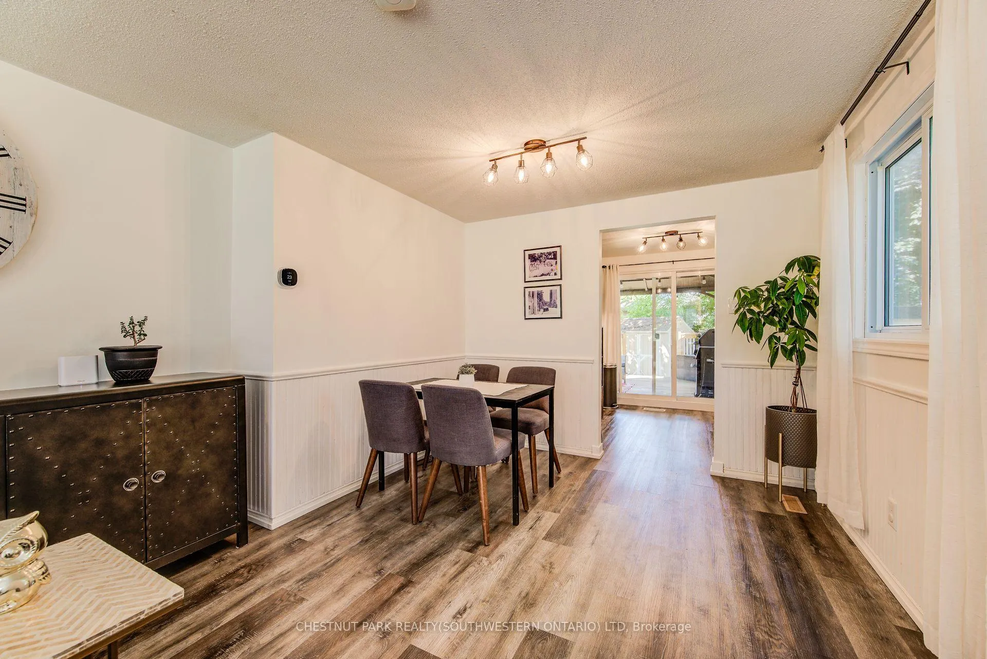 Photo 11 of 98 Rolling Meadows Drive, Kitchener — HOMEH