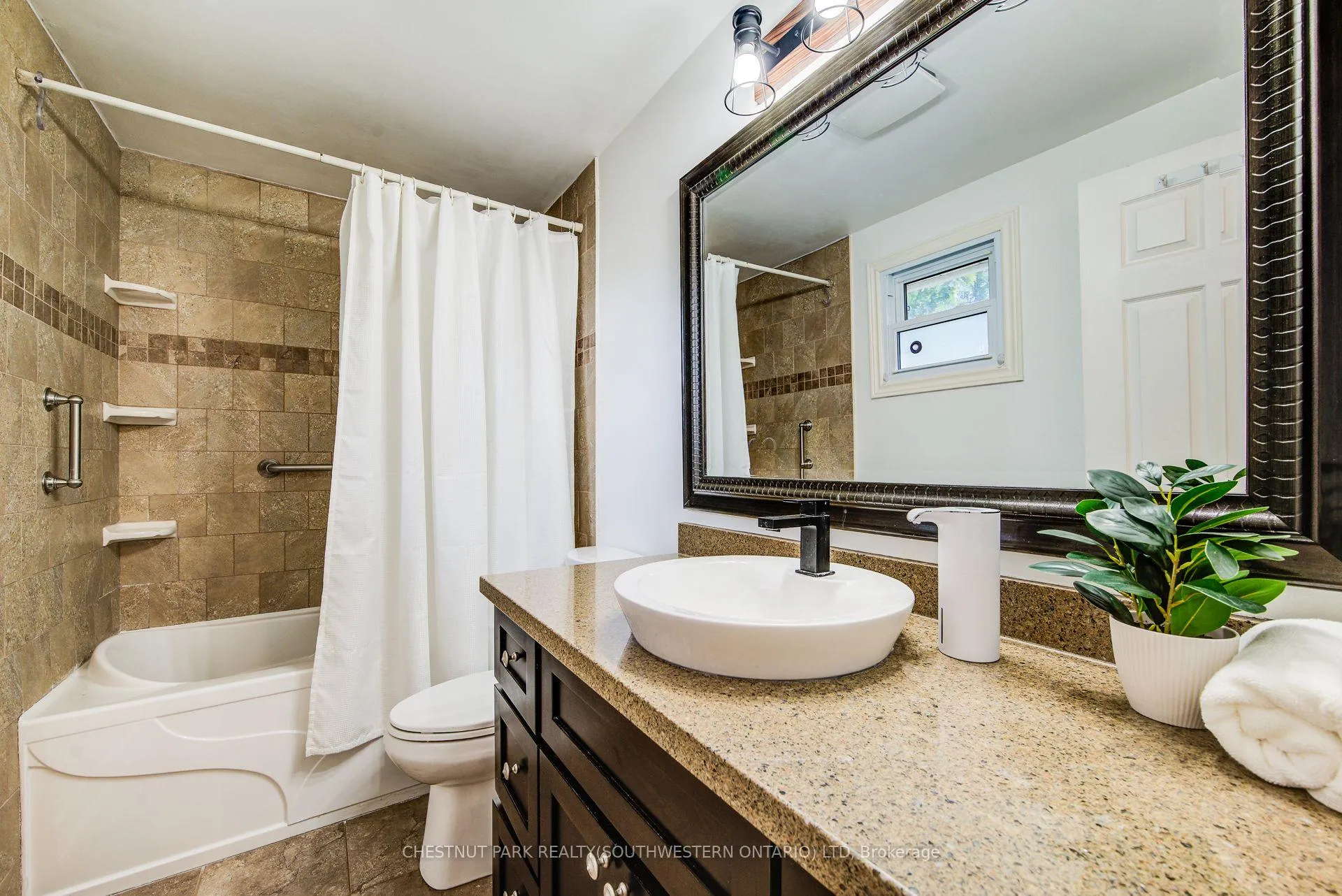 Photo 28 of 98 Rolling Meadows Drive, Kitchener — HOMEH
