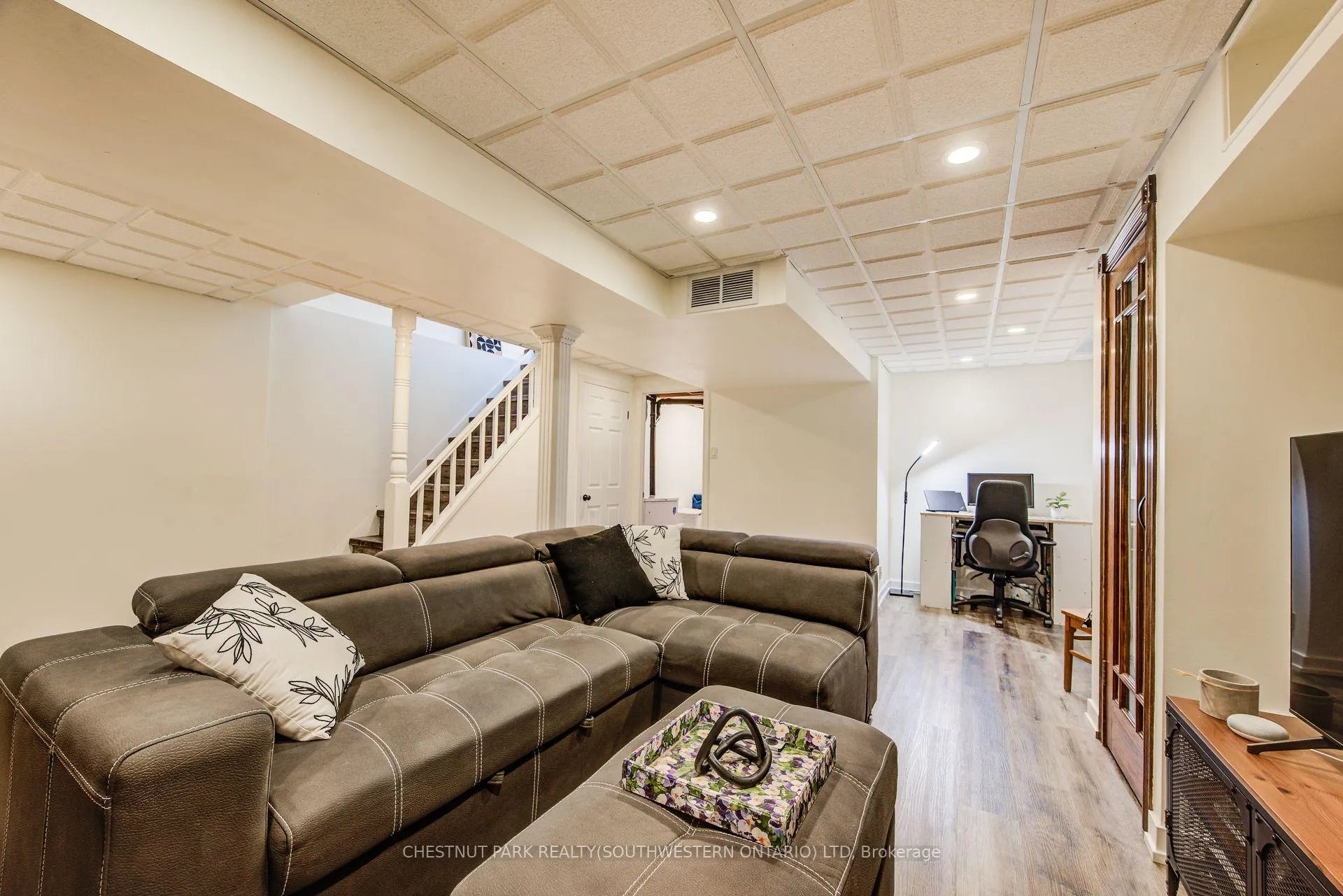 Photo 32 of 98 Rolling Meadows Drive, Kitchener — HOMEH