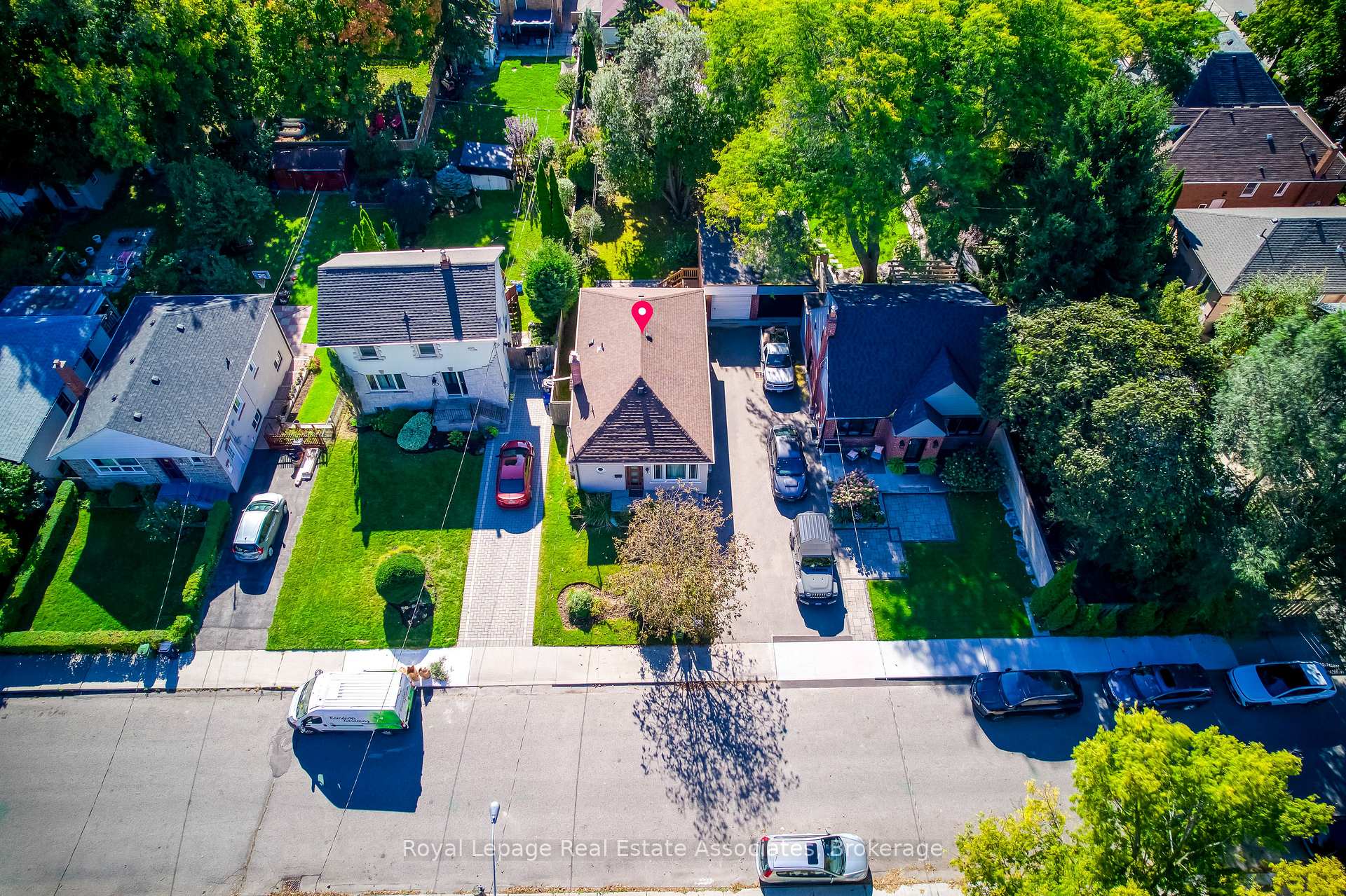 Photo 3 of 21 Brenton Street, Toronto, Crescent Town — HOMEH