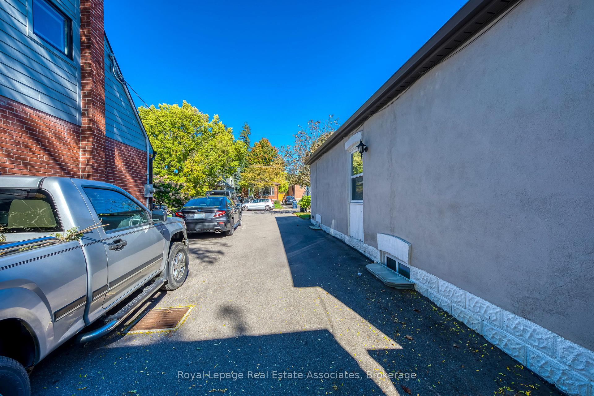 Photo 7 of 21 Brenton Street, Toronto, Crescent Town — HOMEH
