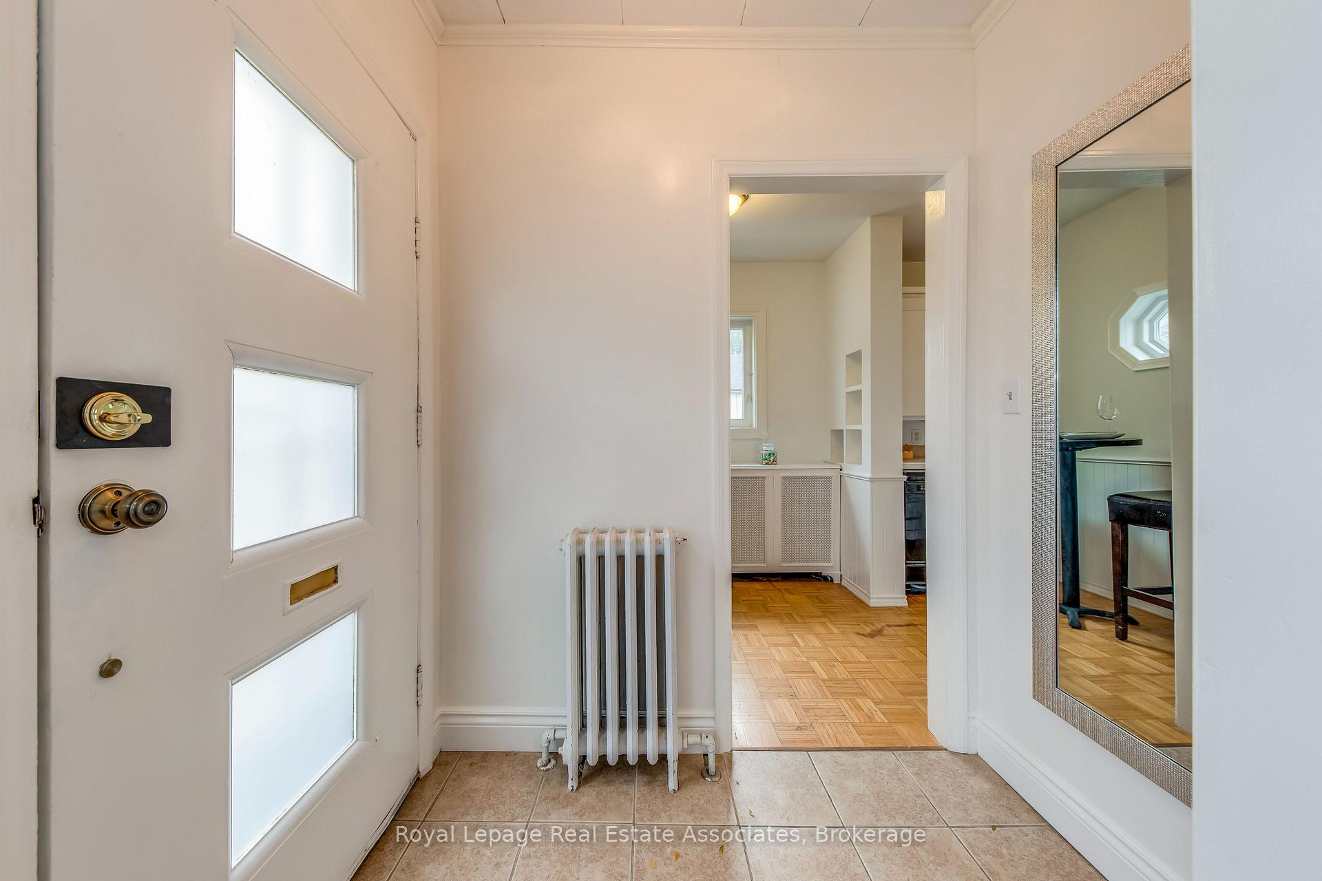 Photo 8 of 21 Brenton Street, Toronto, Crescent Town — HOMEH