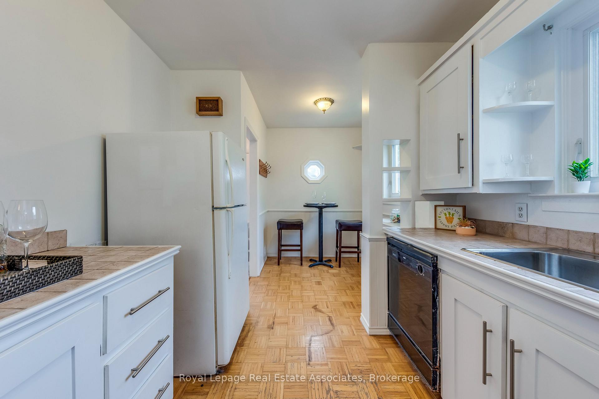 Photo 18 of 21 Brenton Street, Toronto, Crescent Town — HOMEH