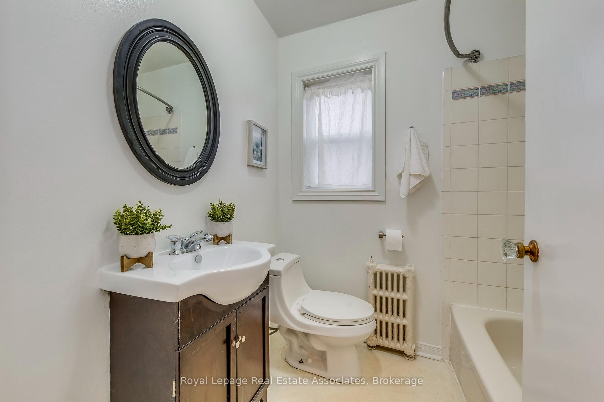 Photo 29 of 21 Brenton Street, Toronto, Crescent Town — HOMEH