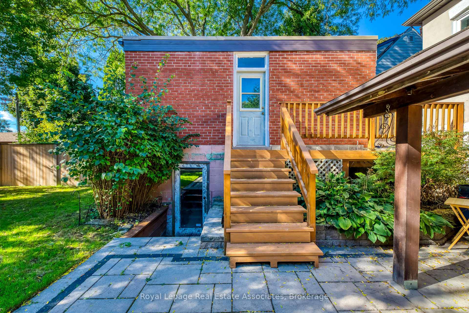 Photo 35 of 21 Brenton Street, Toronto, Crescent Town — HOMEH