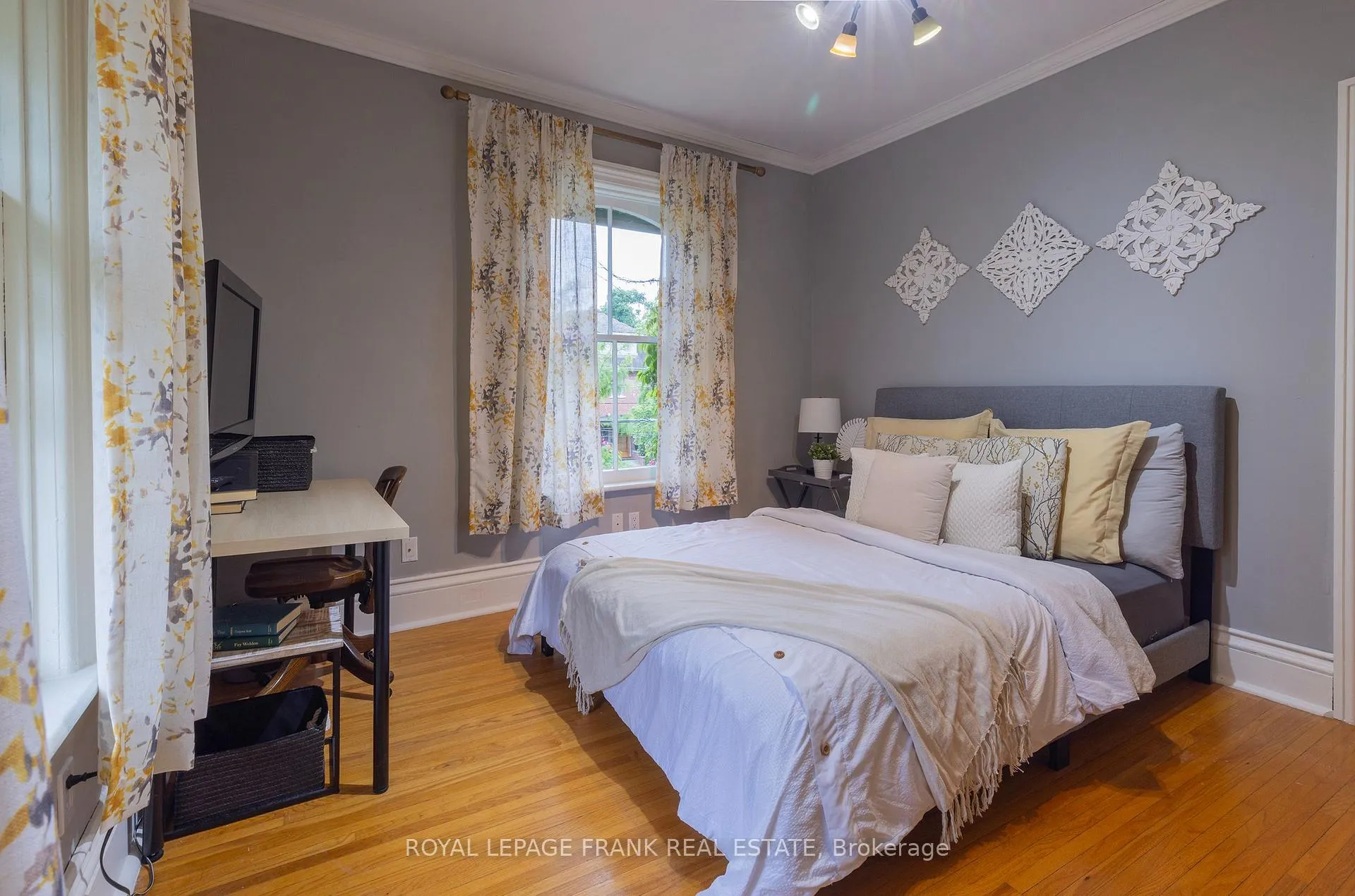 Photo 33 of 454 Weller Street, Peterborough, Town Ward 3 — HOMEH
