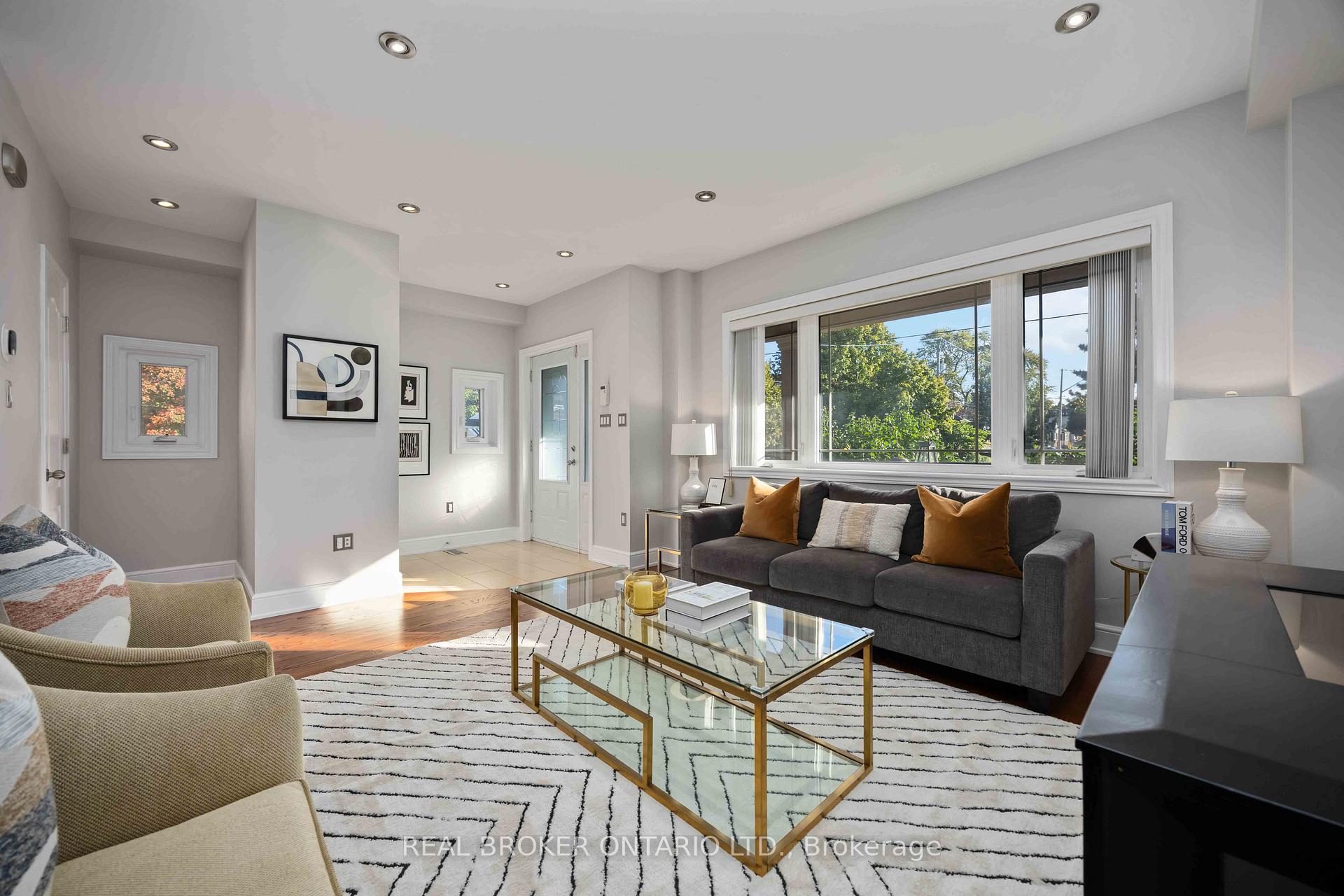 Photo 5 of 122 Cedarcrest Boulevard, Toronto, O'Connor-Parkview — HOMEH