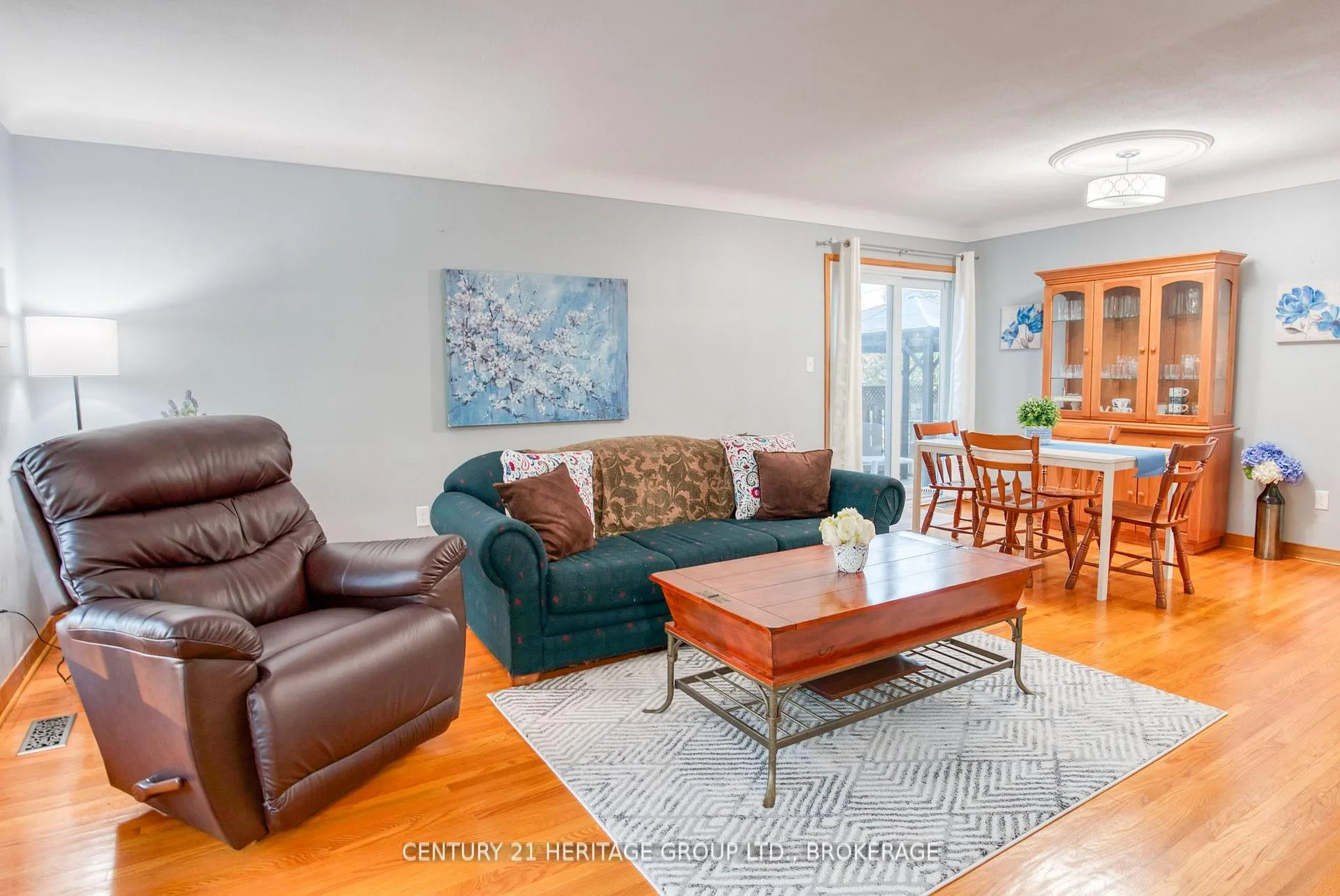 Photo 2 of 675 Carnaby Street, Kingston, South of Taylor-Kidd Blvd — HOMEH