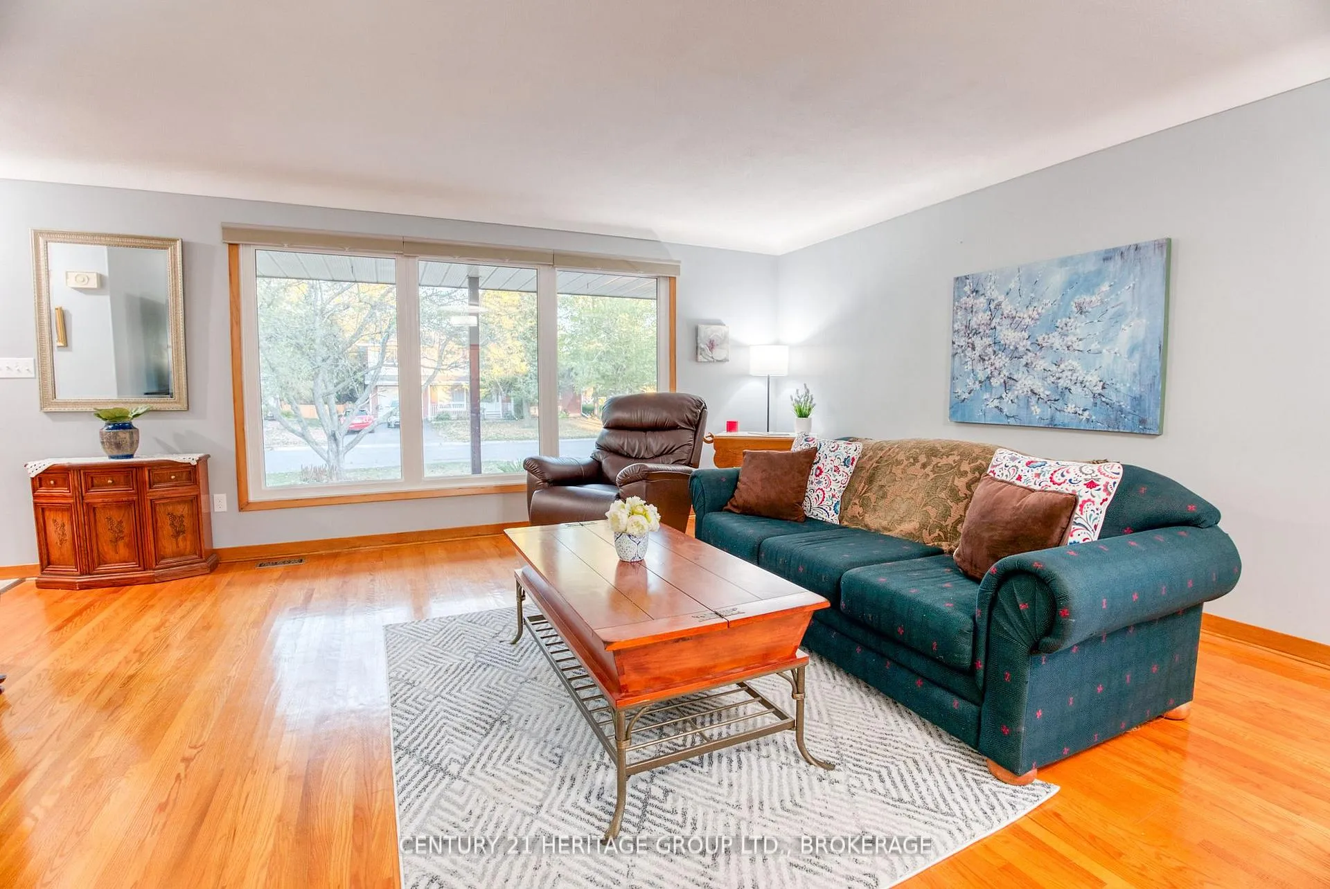 Photo 3 of 675 Carnaby Street, Kingston, South of Taylor-Kidd Blvd — HOMEH