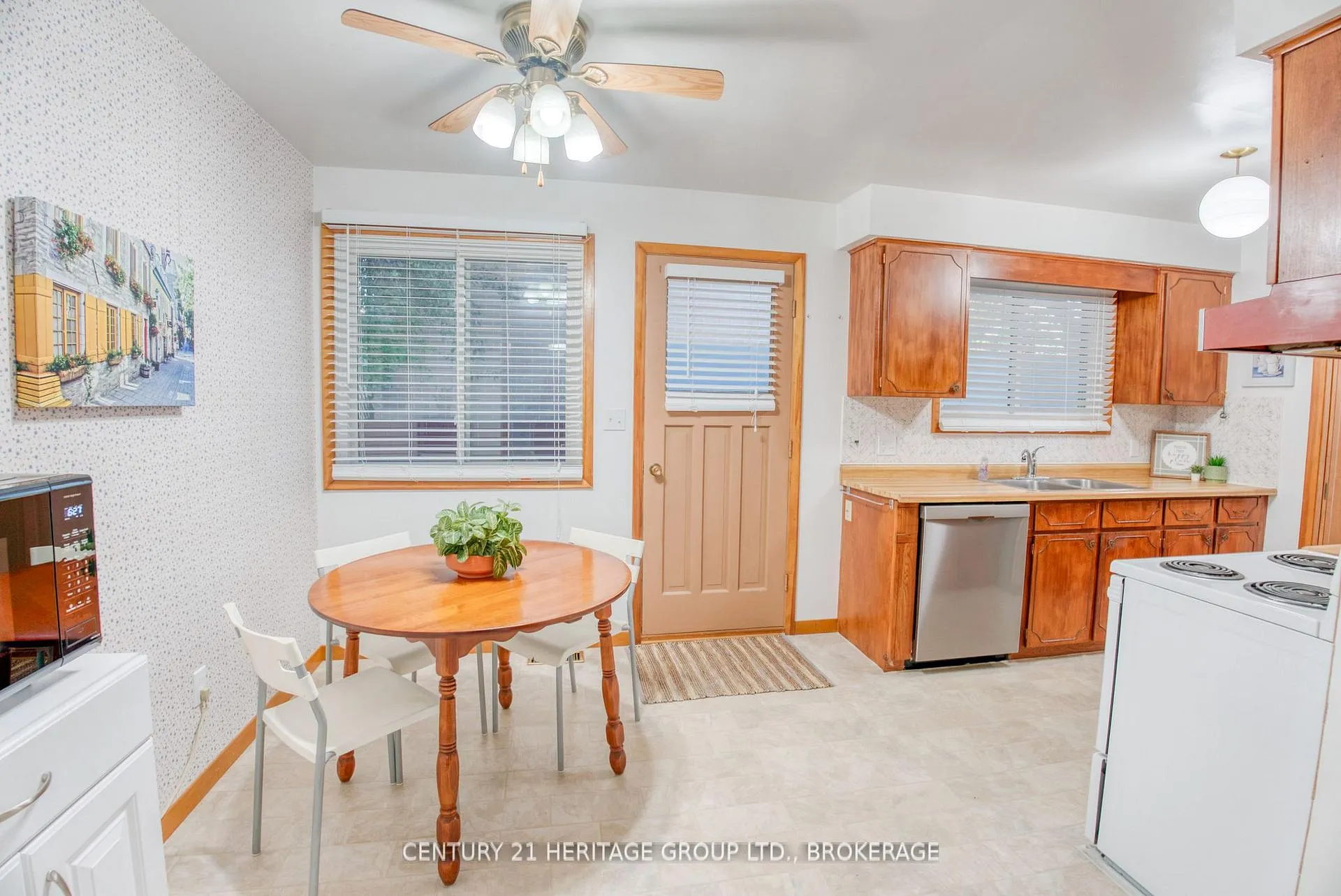 Photo 8 of 675 Carnaby Street, Kingston, South of Taylor-Kidd Blvd — HOMEH