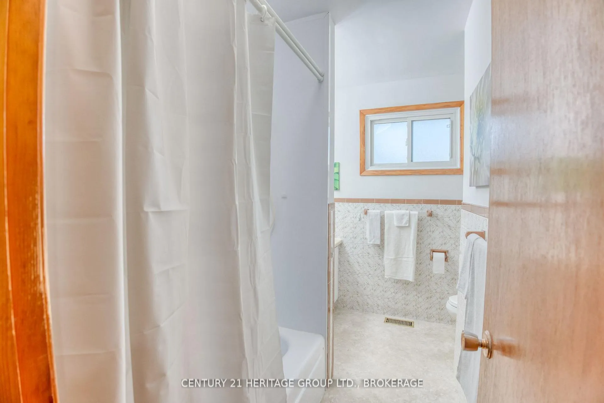 Photo 9 of 675 Carnaby Street, Kingston, South of Taylor-Kidd Blvd — HOMEH