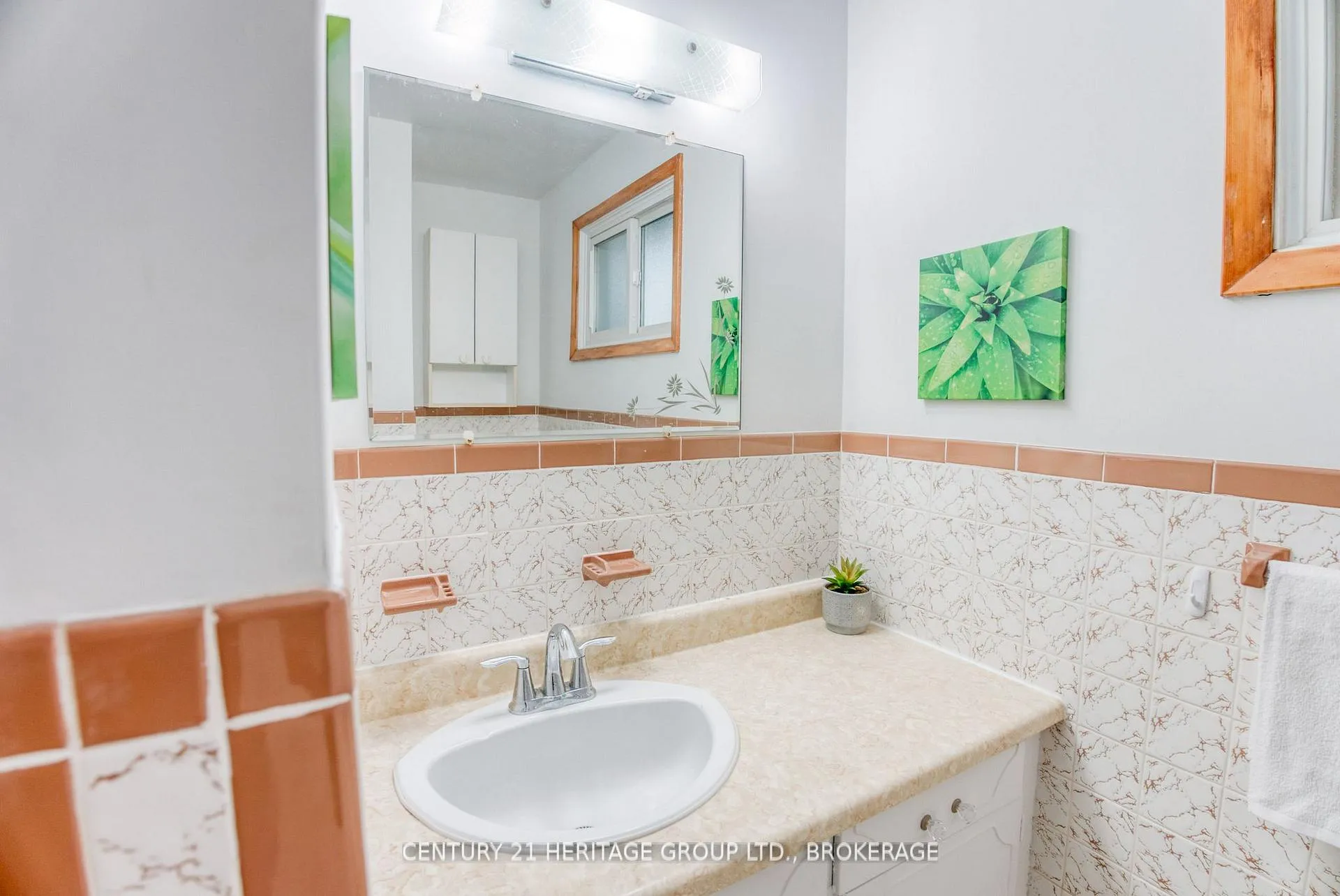 Photo 10 of 675 Carnaby Street, Kingston, South of Taylor-Kidd Blvd — HOMEH
