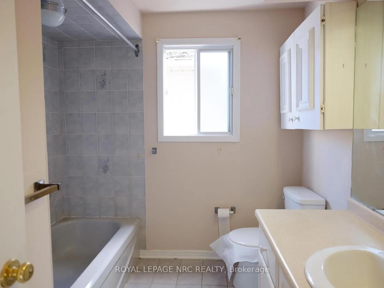 Photo 8 of 45 Baxter Crescent, Thorold, Confederation Heights — HOMEH