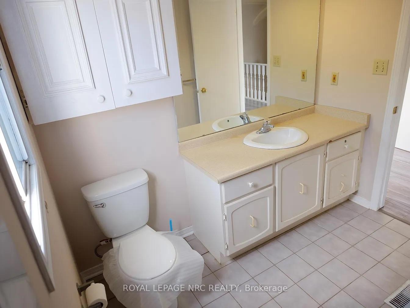 Photo 9 of 45 Baxter Crescent, Thorold, Confederation Heights — HOMEH