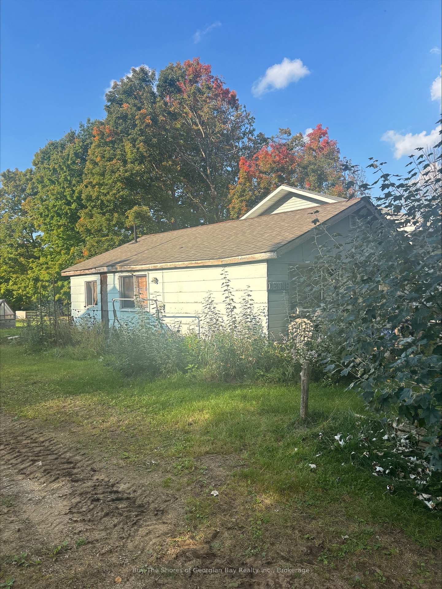 Photo 5 of 3138 Robb Court, Tay, Rural Tay — HOMEH