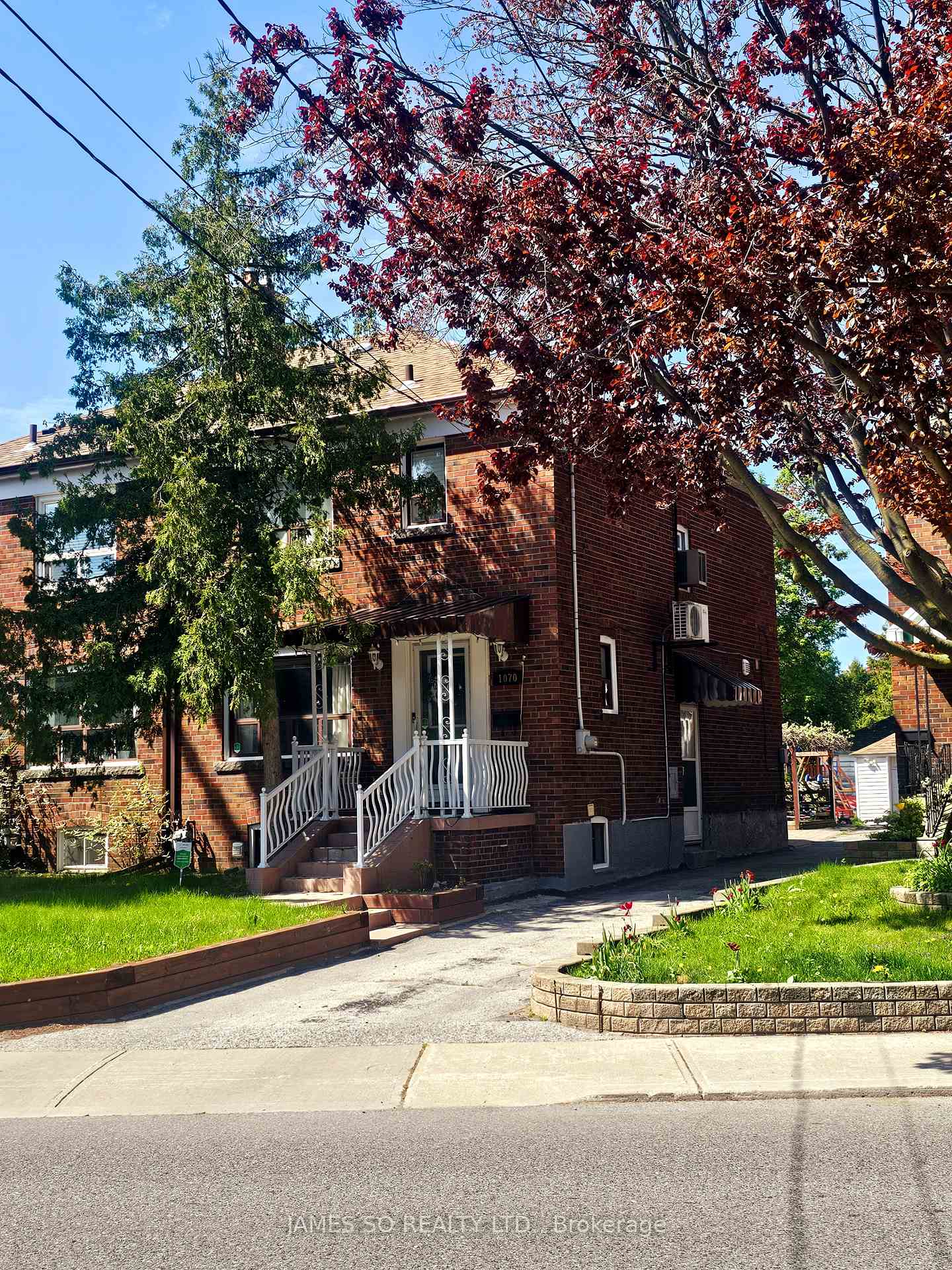 Front of 1070 Greenwood Avenue