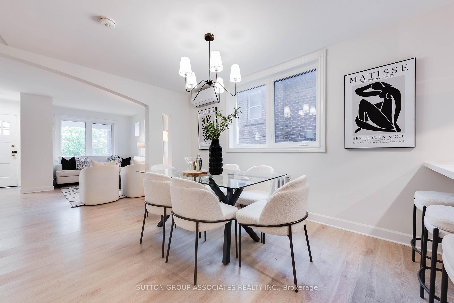 Photo 7 of 110 Roseneath Gardens, Toronto, Oakwood Village — HOMEH