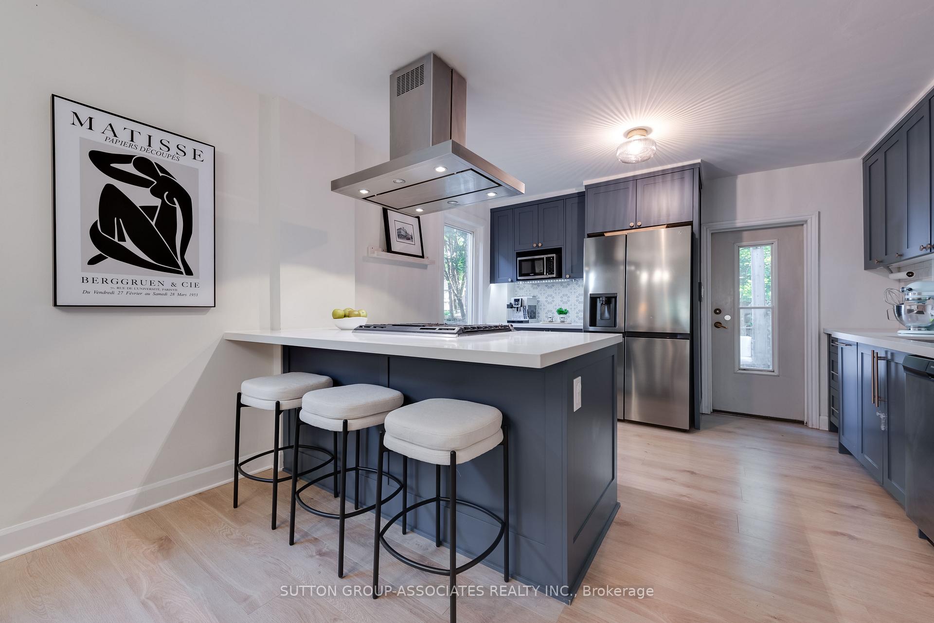 Photo 8 of 110 Roseneath Gardens, Toronto, Oakwood Village — HOMEH