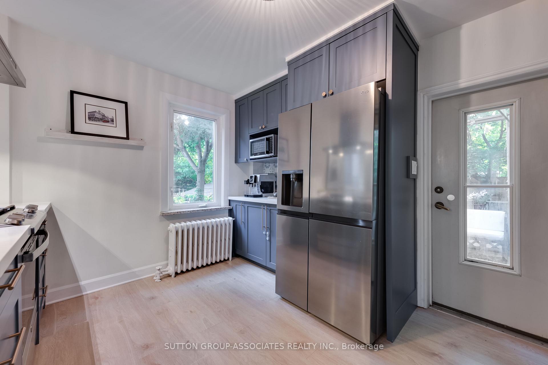 Photo 10 of 110 Roseneath Gardens, Toronto, Oakwood Village — HOMEH